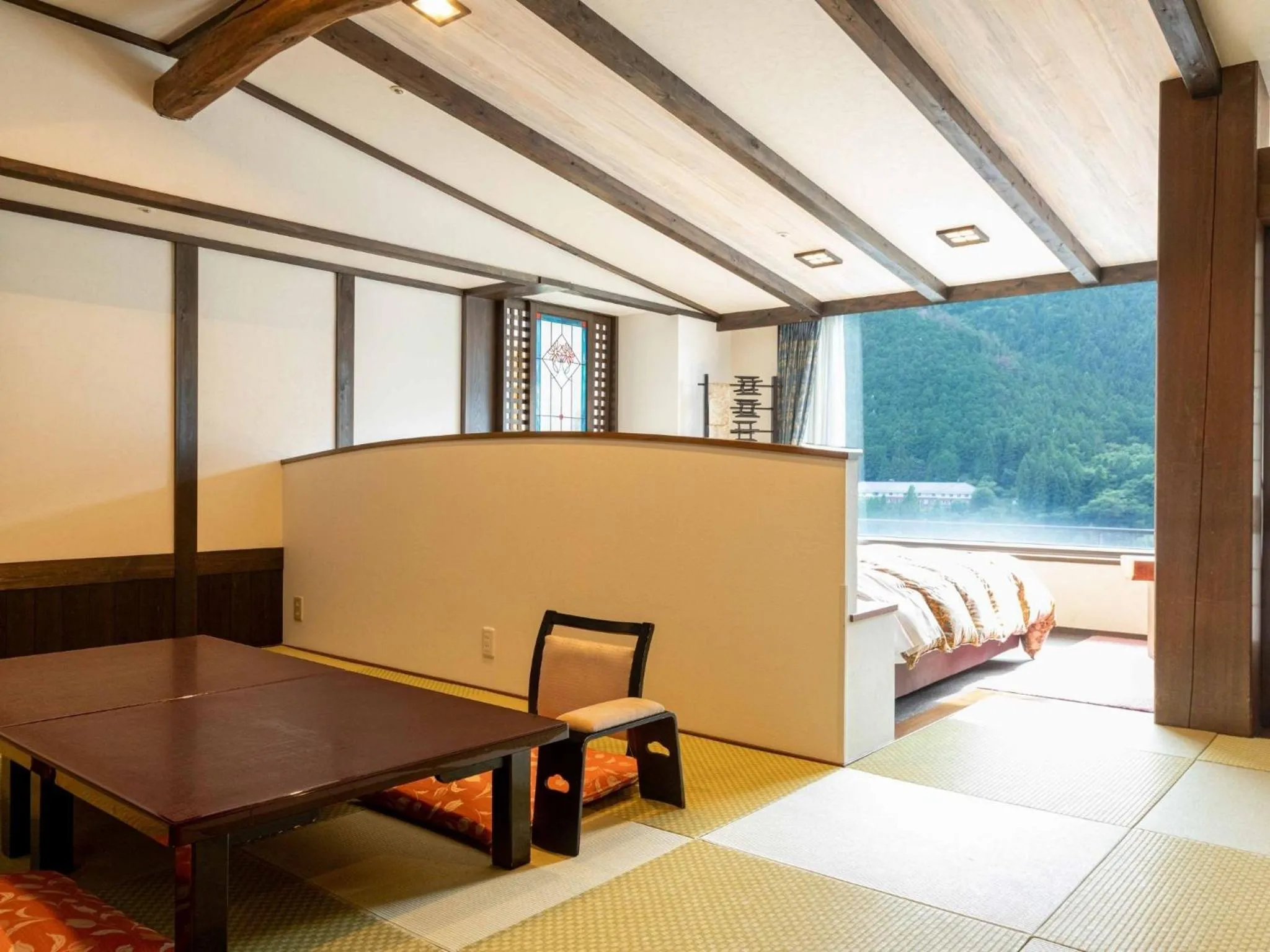 Photo of the whole room in Sasara