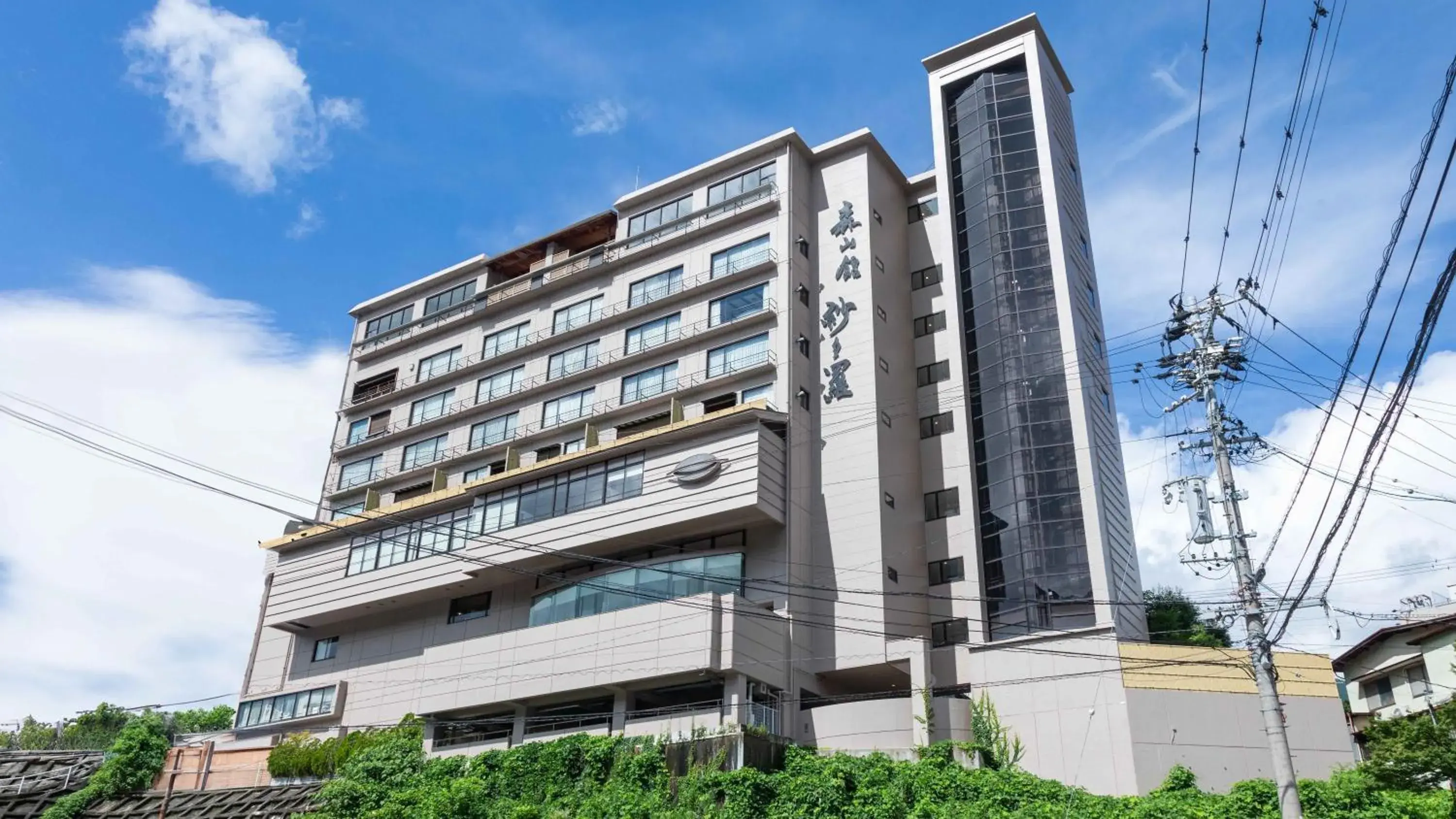 Property building in Sasara Property building in Sasara