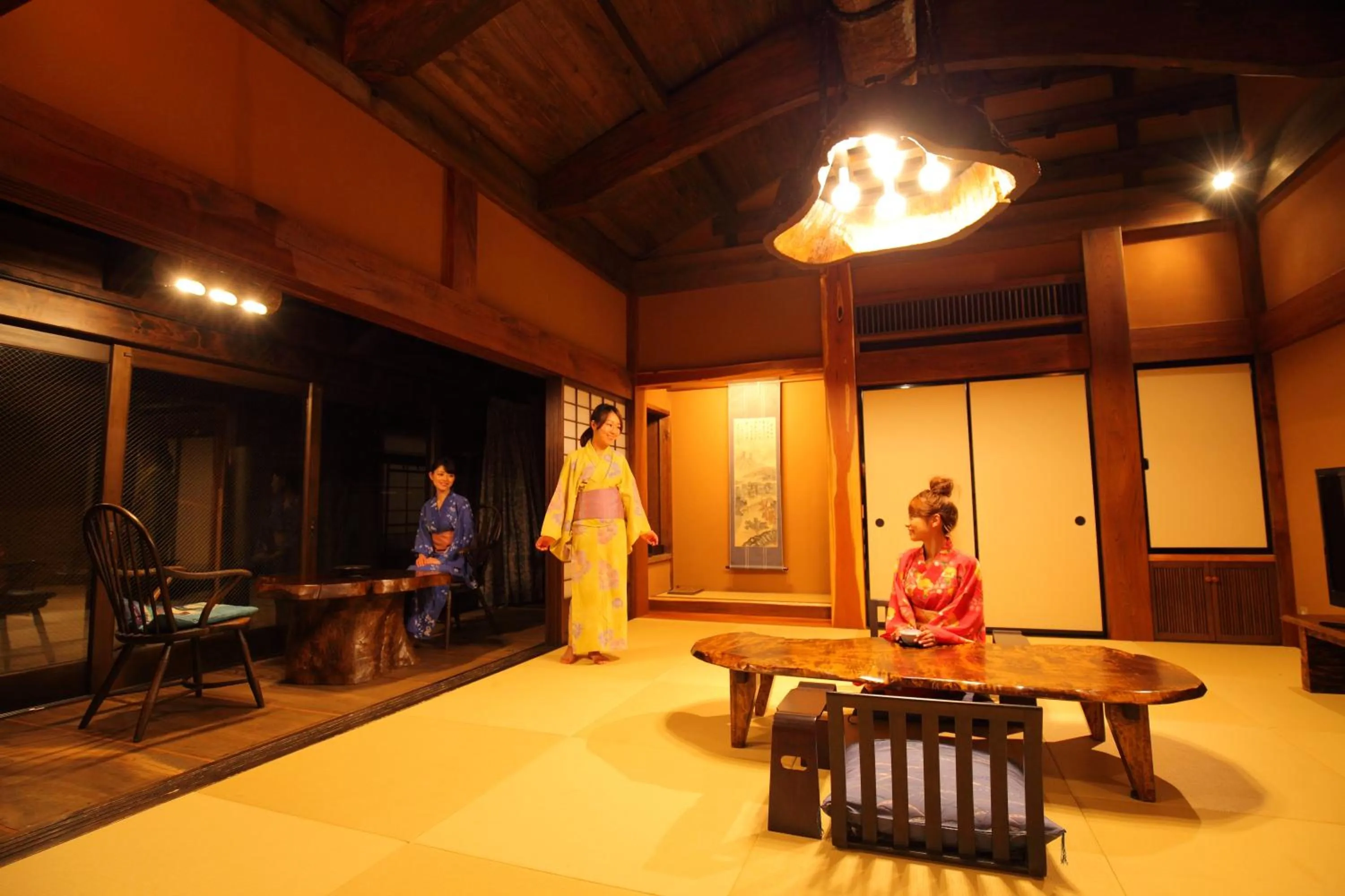 Photo of the whole room in Sasara