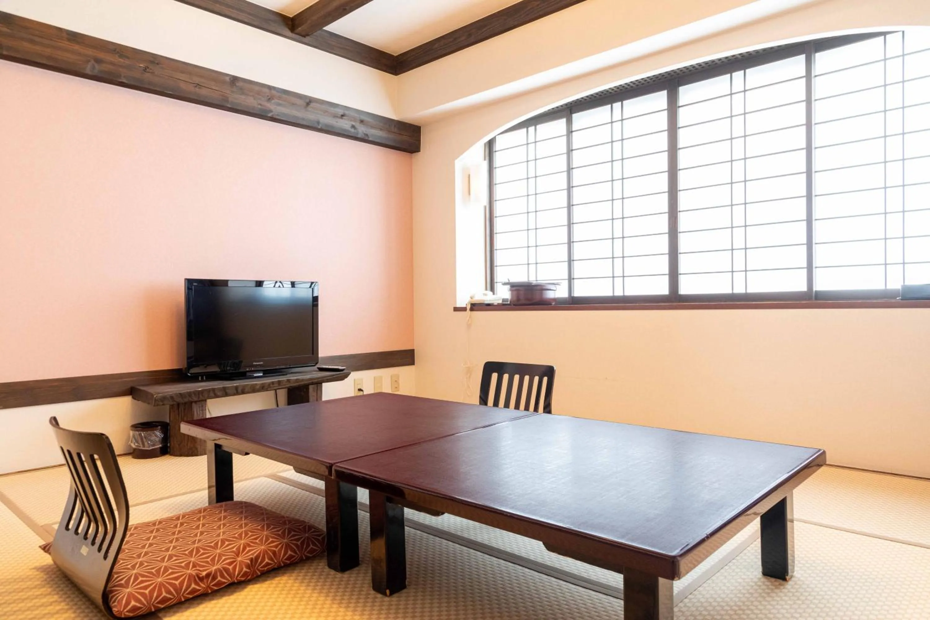 Photo of the whole room in Sasara