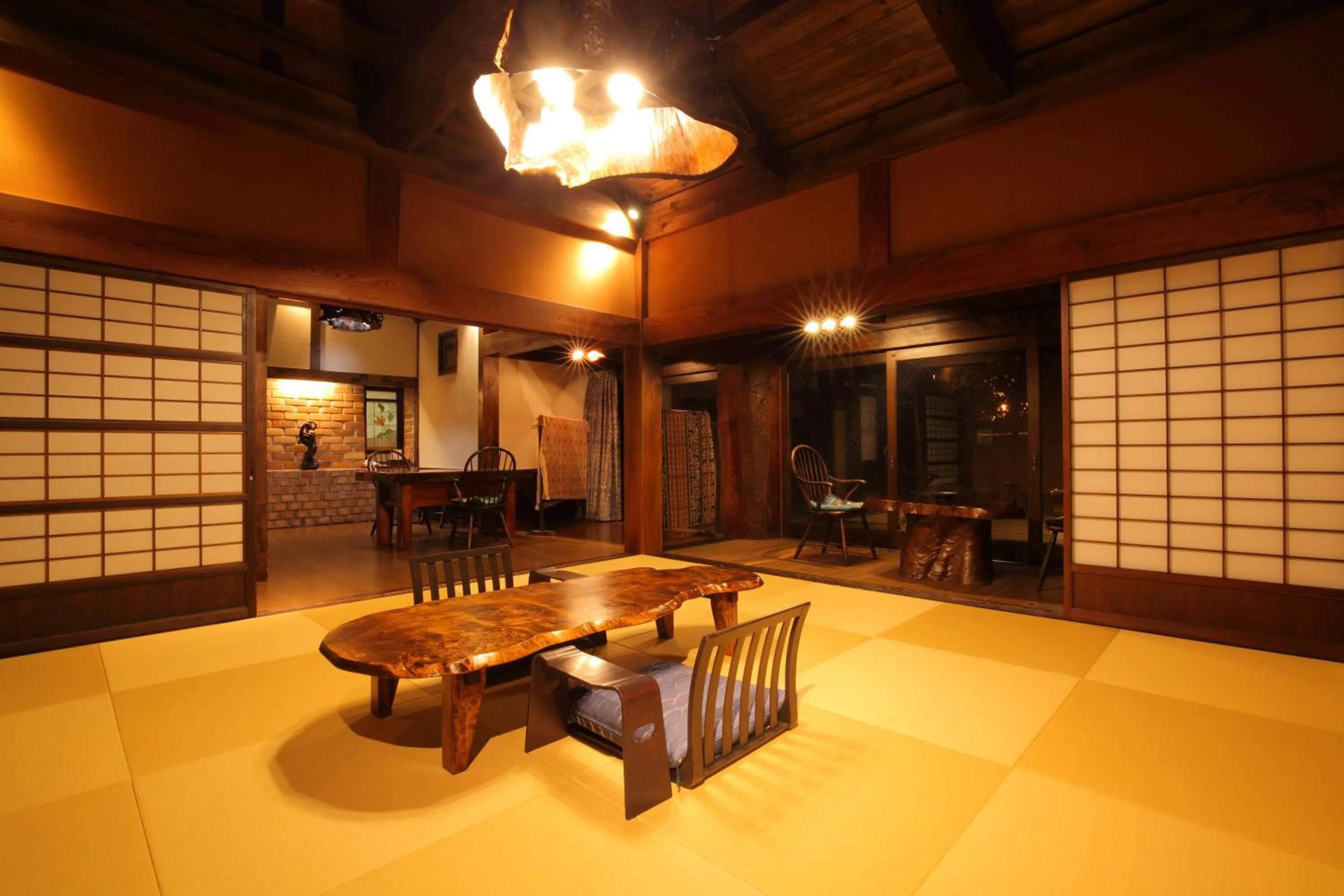 Photo of the whole room in Sasara