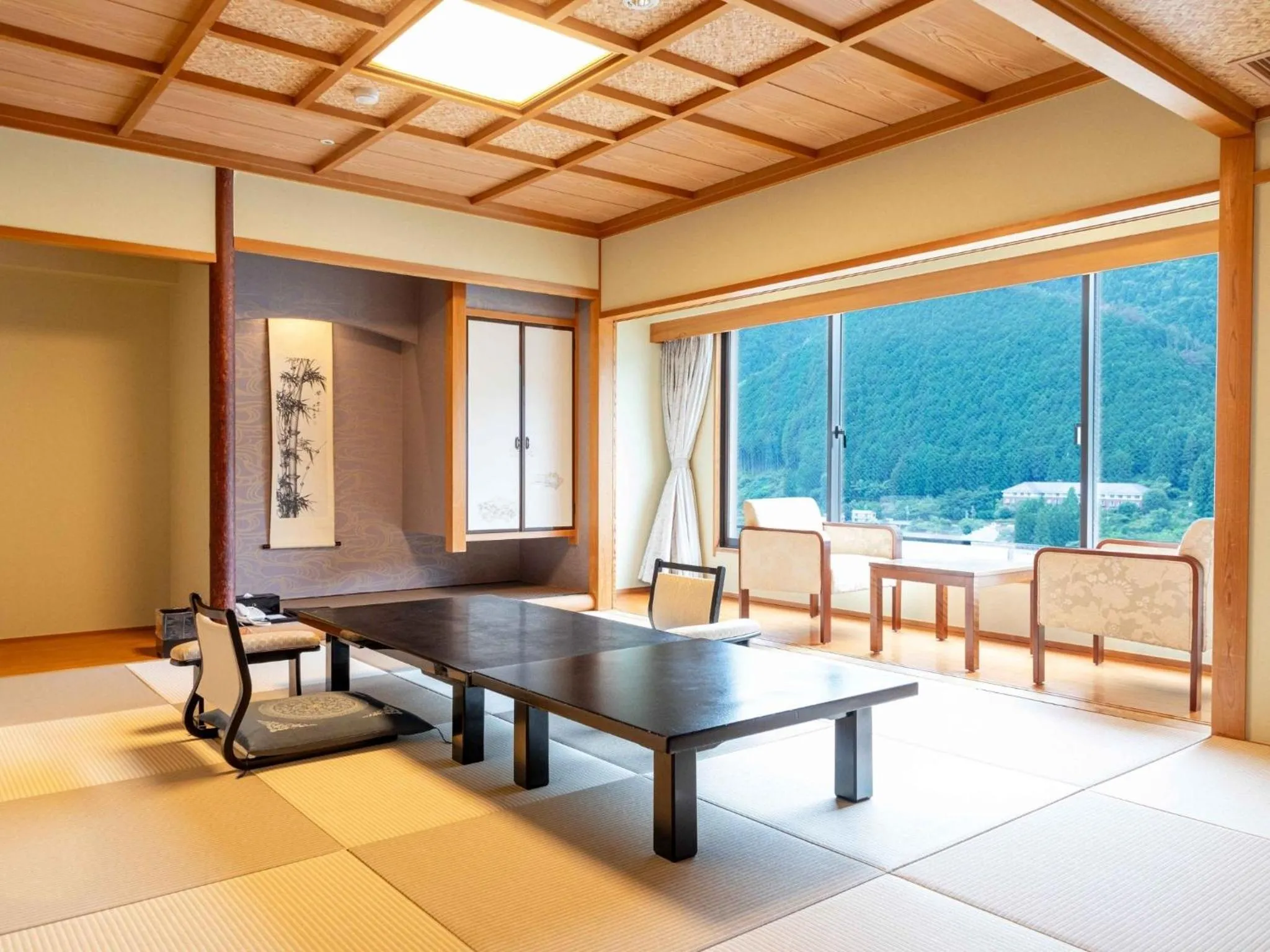 Photo of the whole room in Sasara