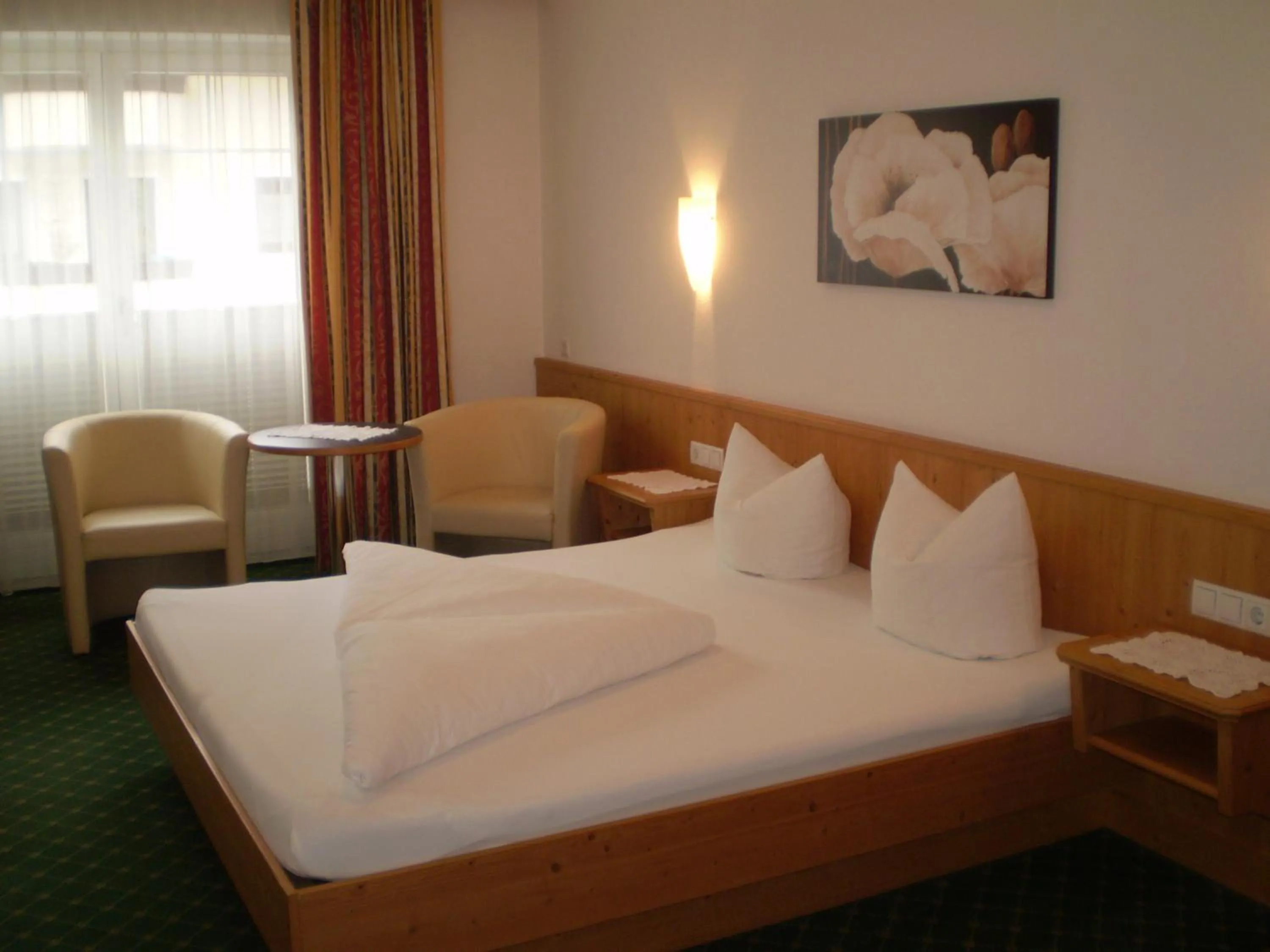 Photo of the whole room, Bed in Apart Hotel Garni Strasser