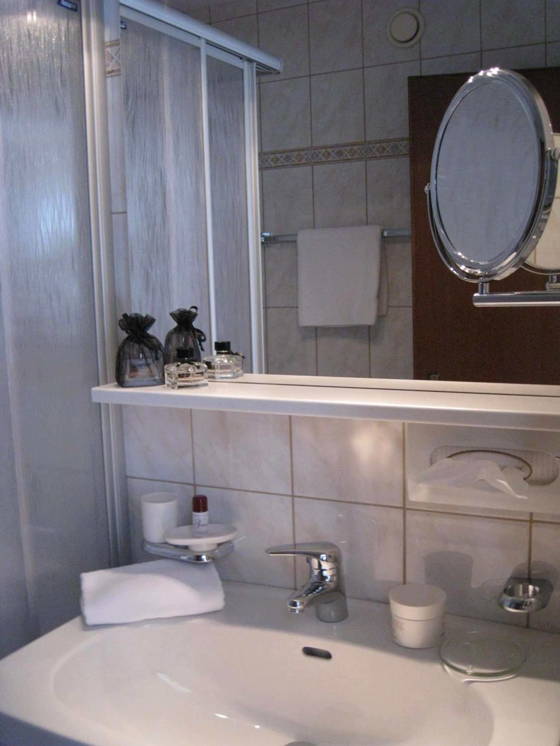 Bathroom in Apart Hotel Garni Strasser