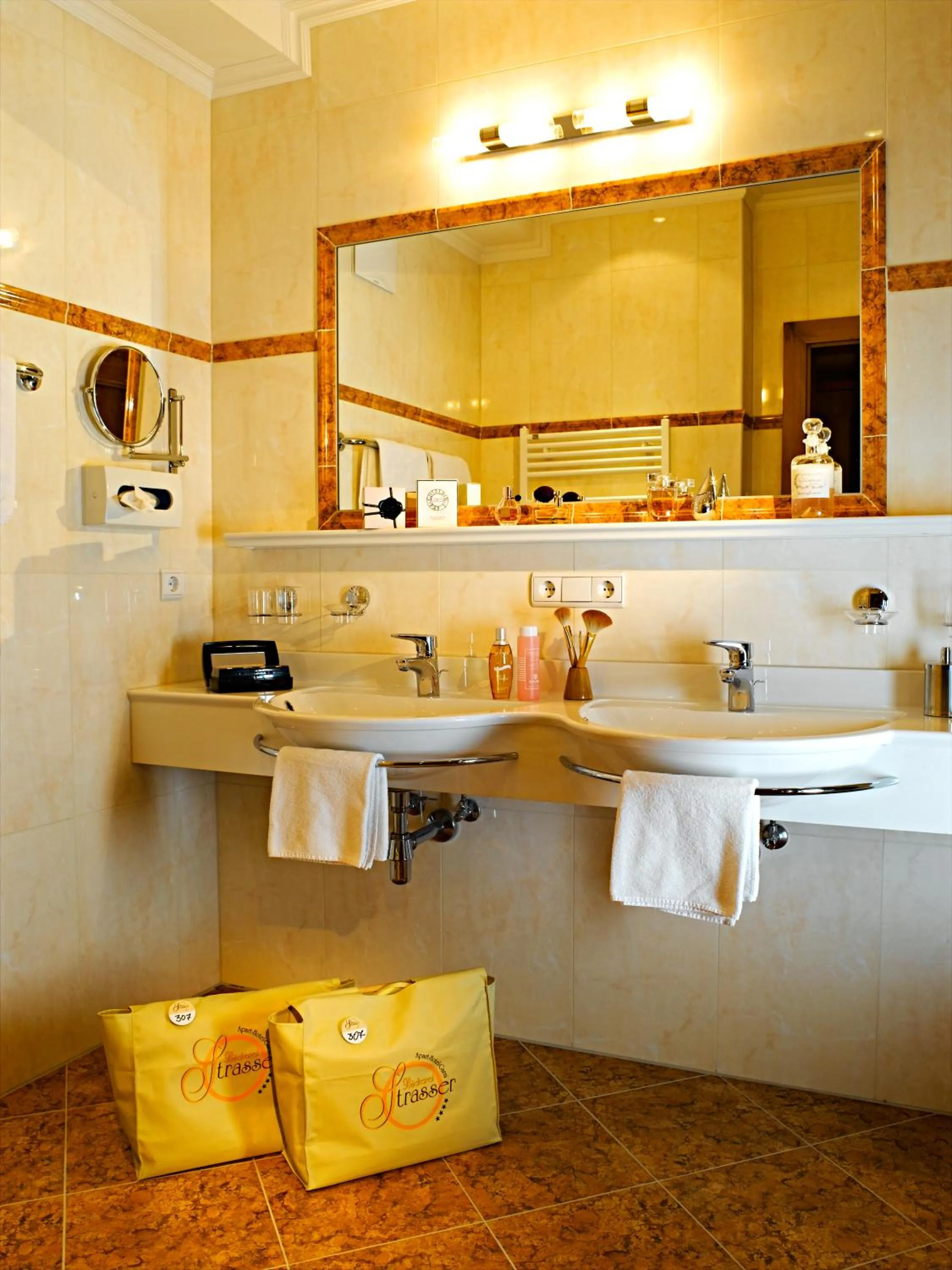 Bathroom in Apart Hotel Garni Strasser