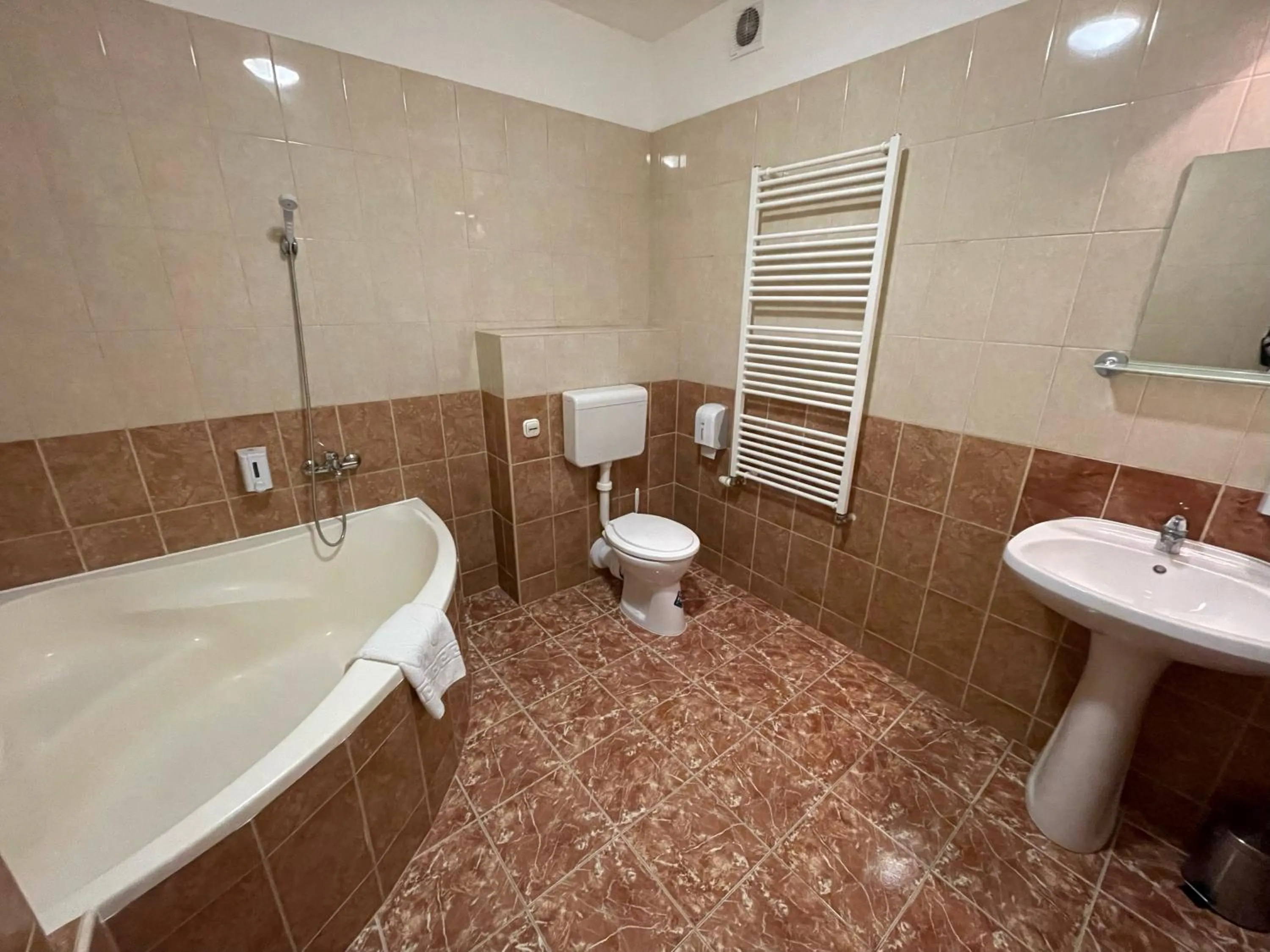 Bathroom in Canada Hotel Budapest