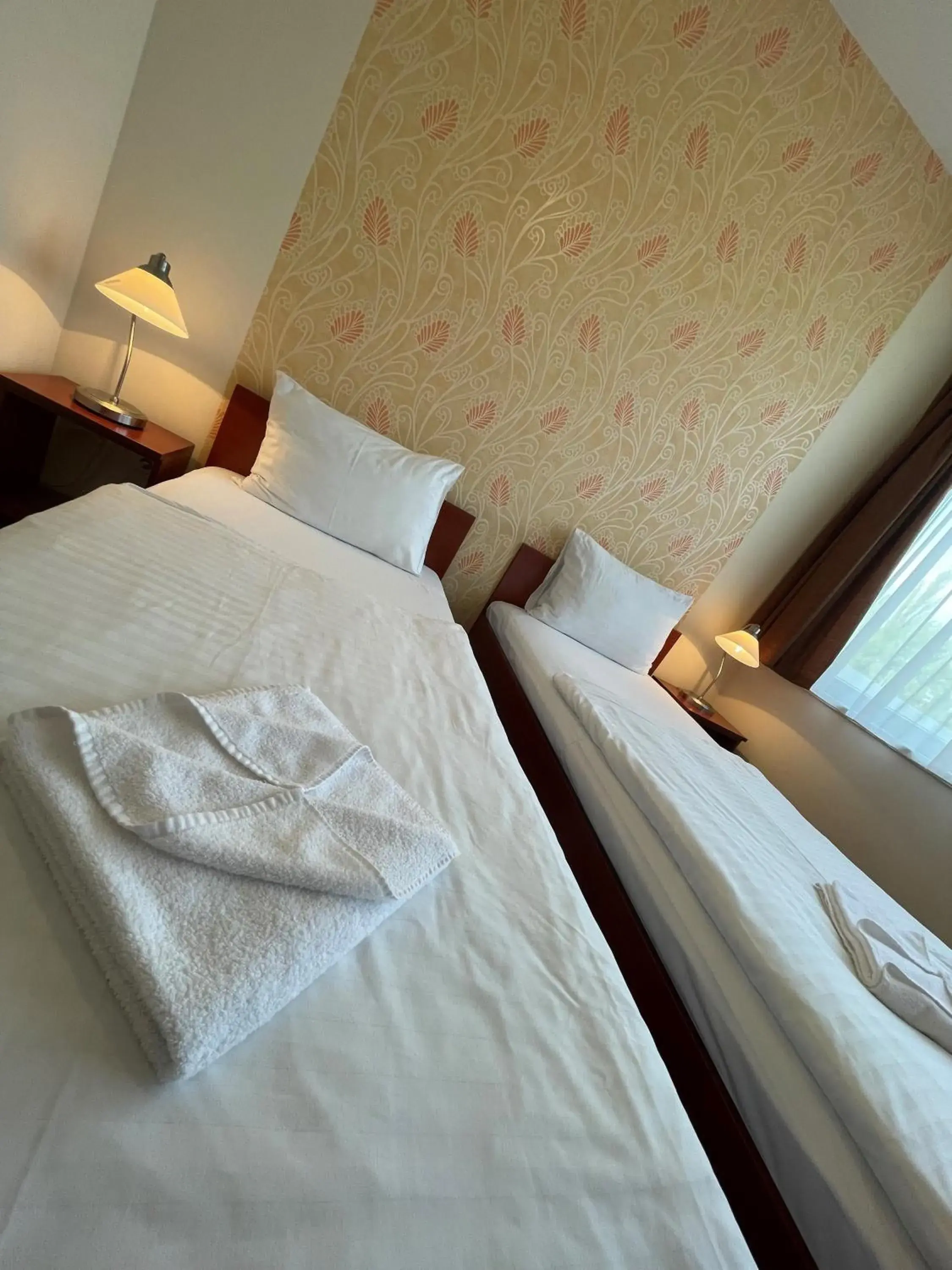 Standard Twin Room in Canada Hotel Budapest Standard Twin Room in Canada Hotel Budapest