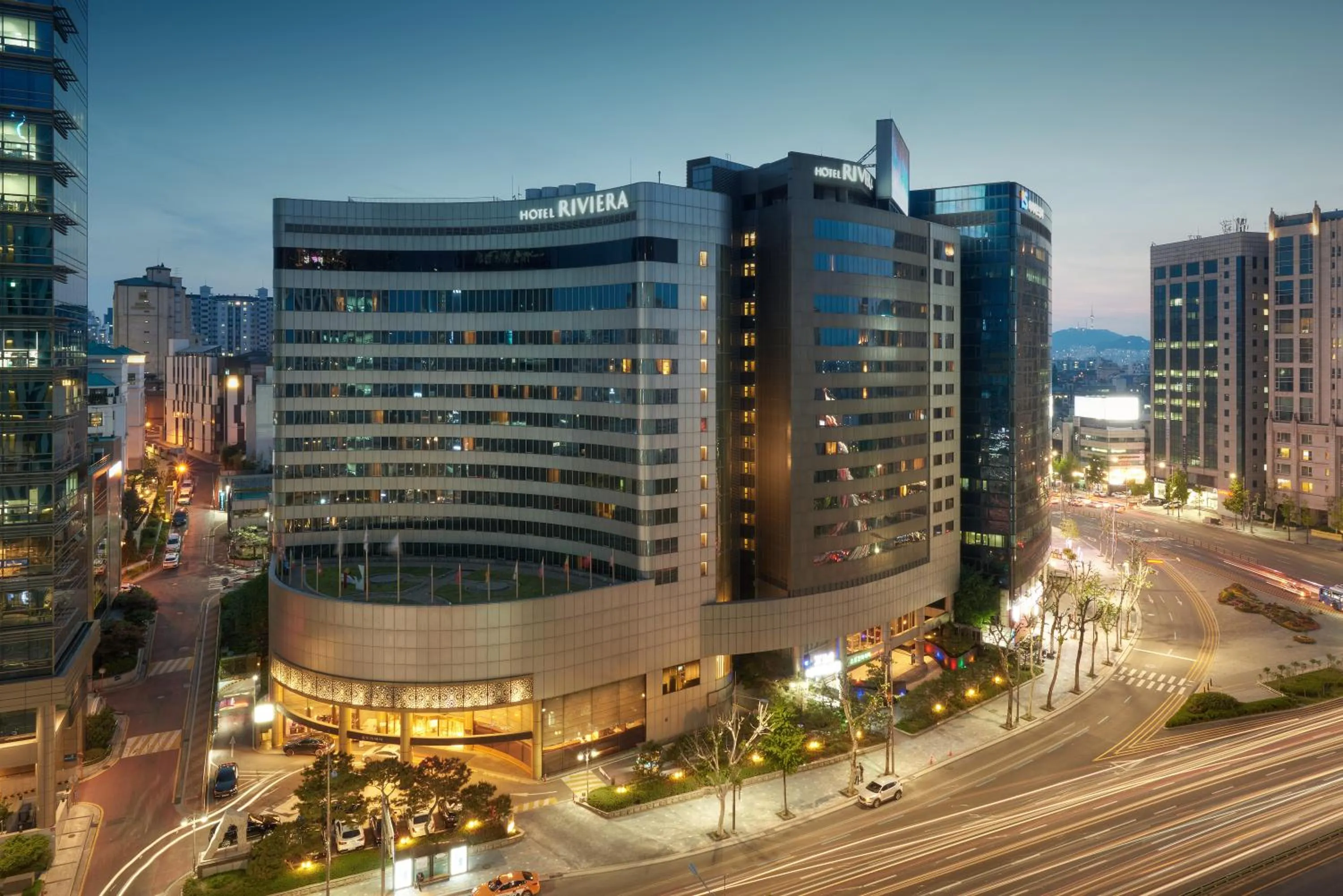 Property building in Seoul Riviera Hotel