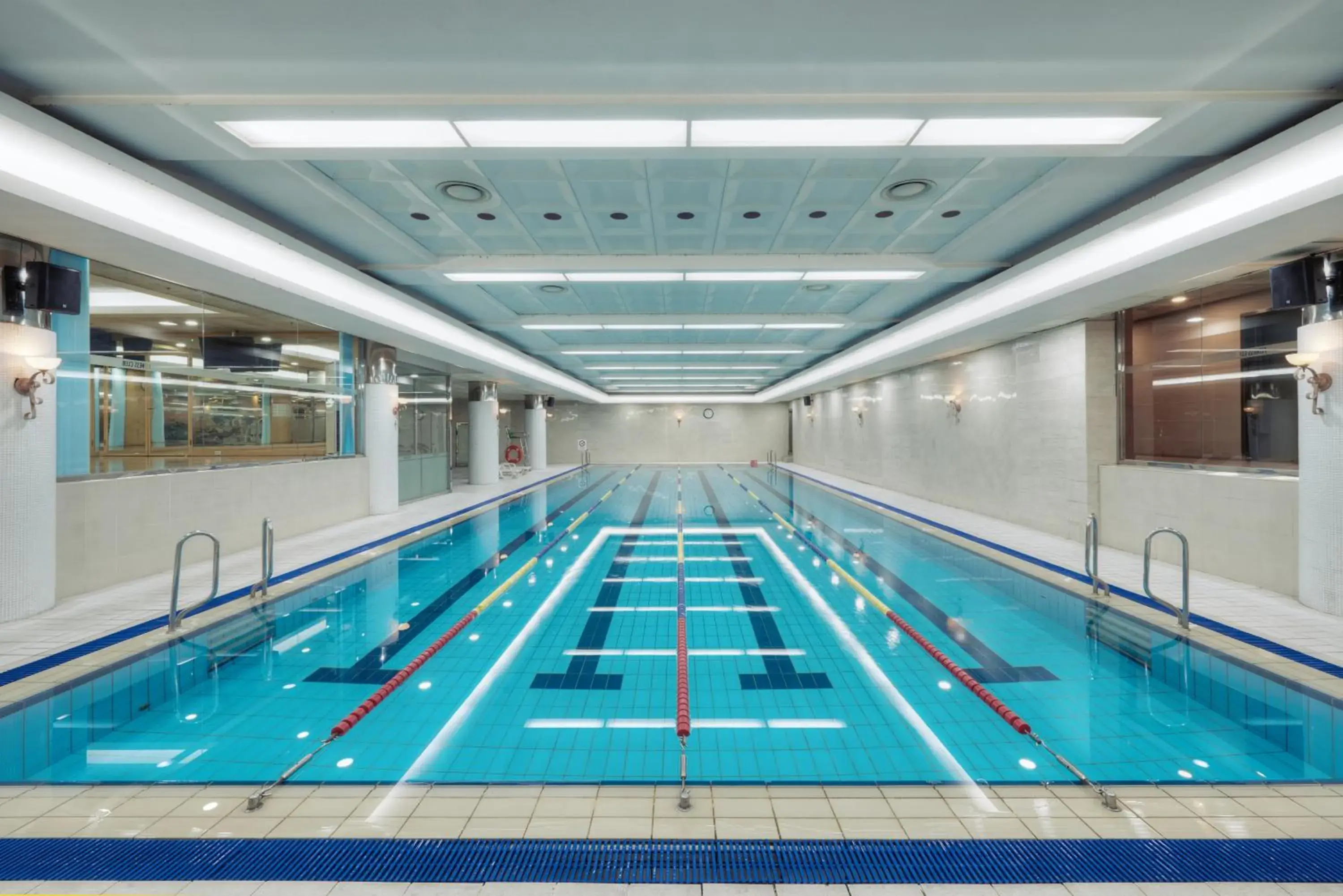 Swimming pool in Seoul Riviera Hotel Swimming pool in Seoul Riviera Hotel