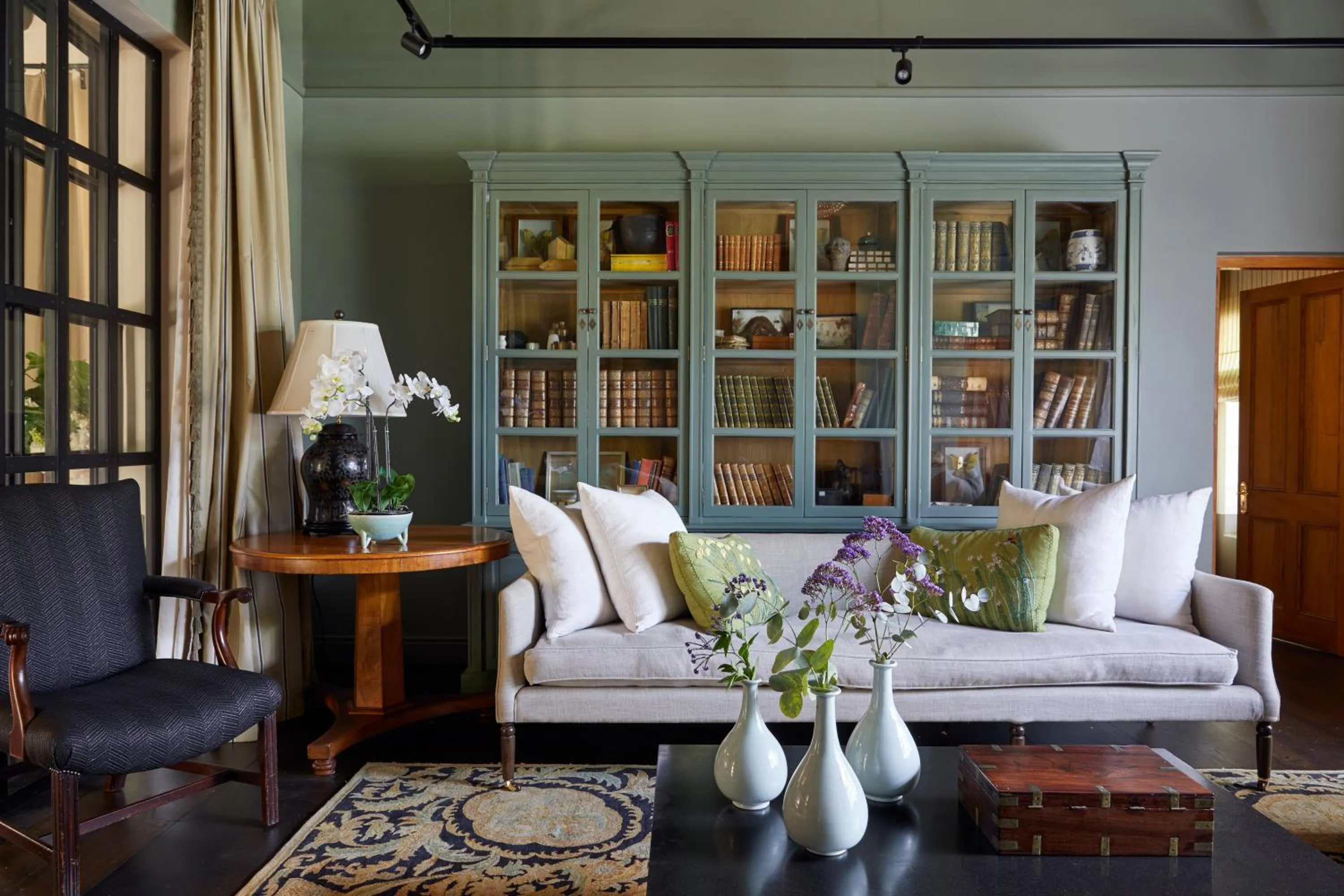 Library in La Clé Lodge