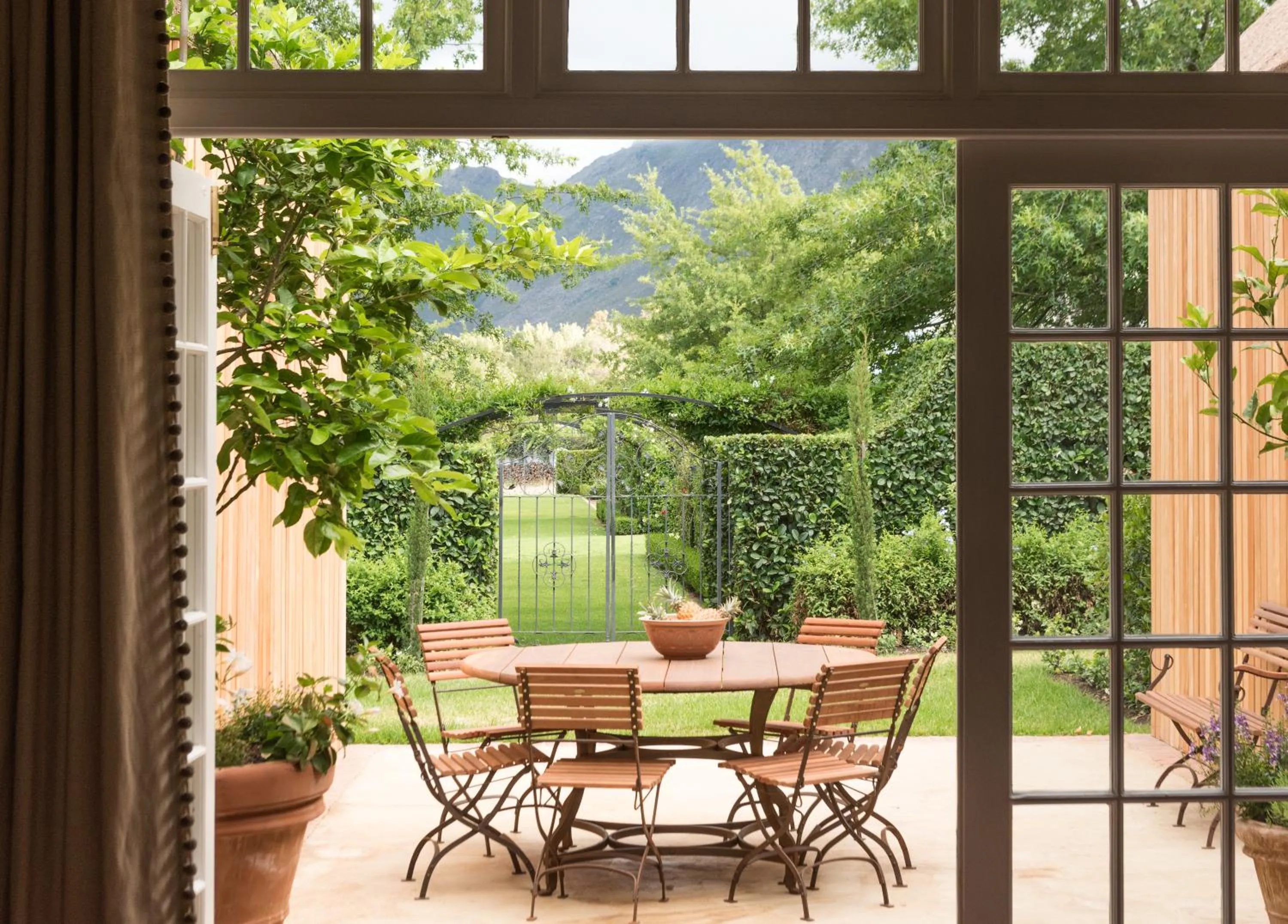 Garden in La Clé Lodge