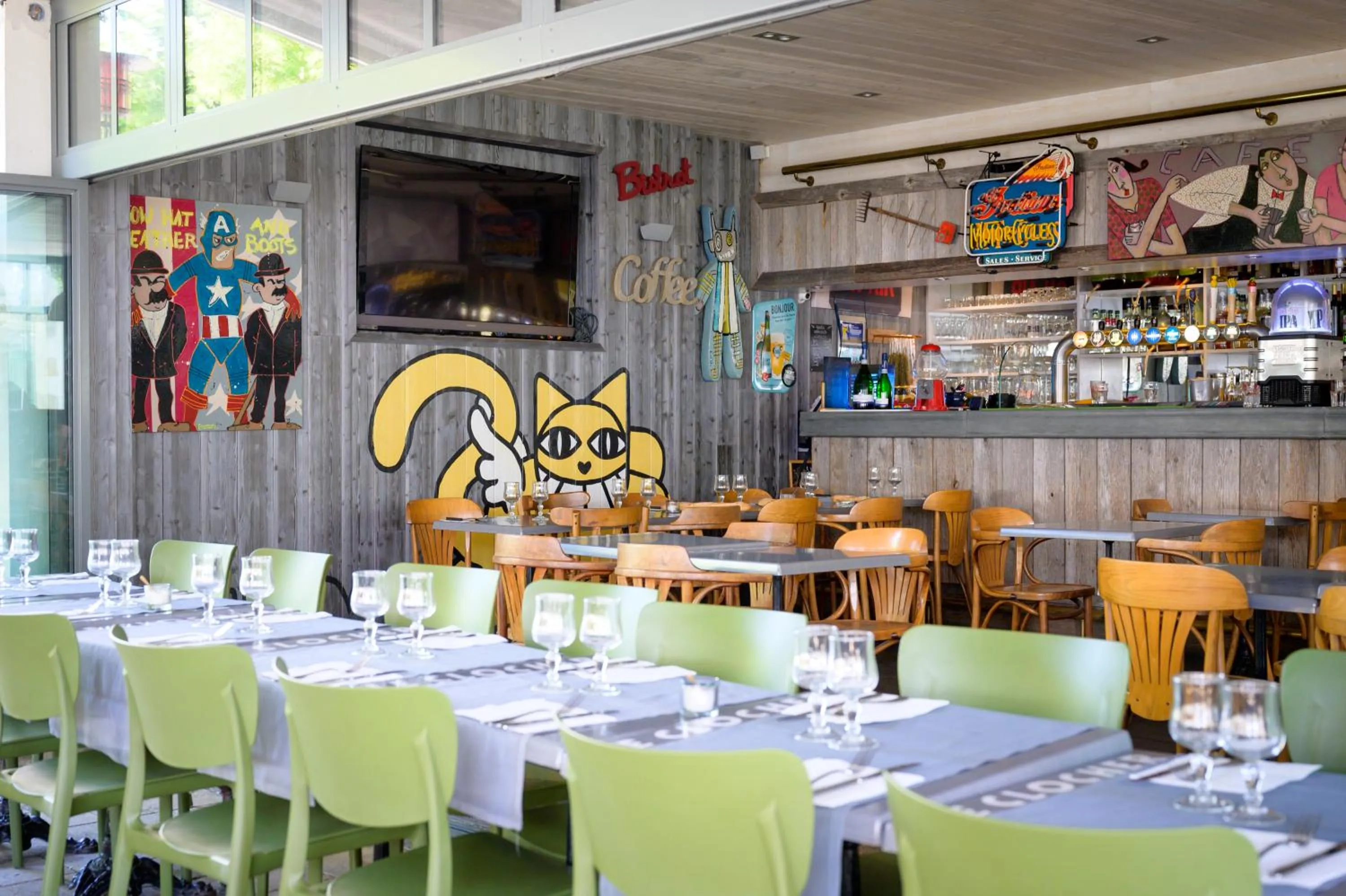 Patio in Hotel Le Clocher