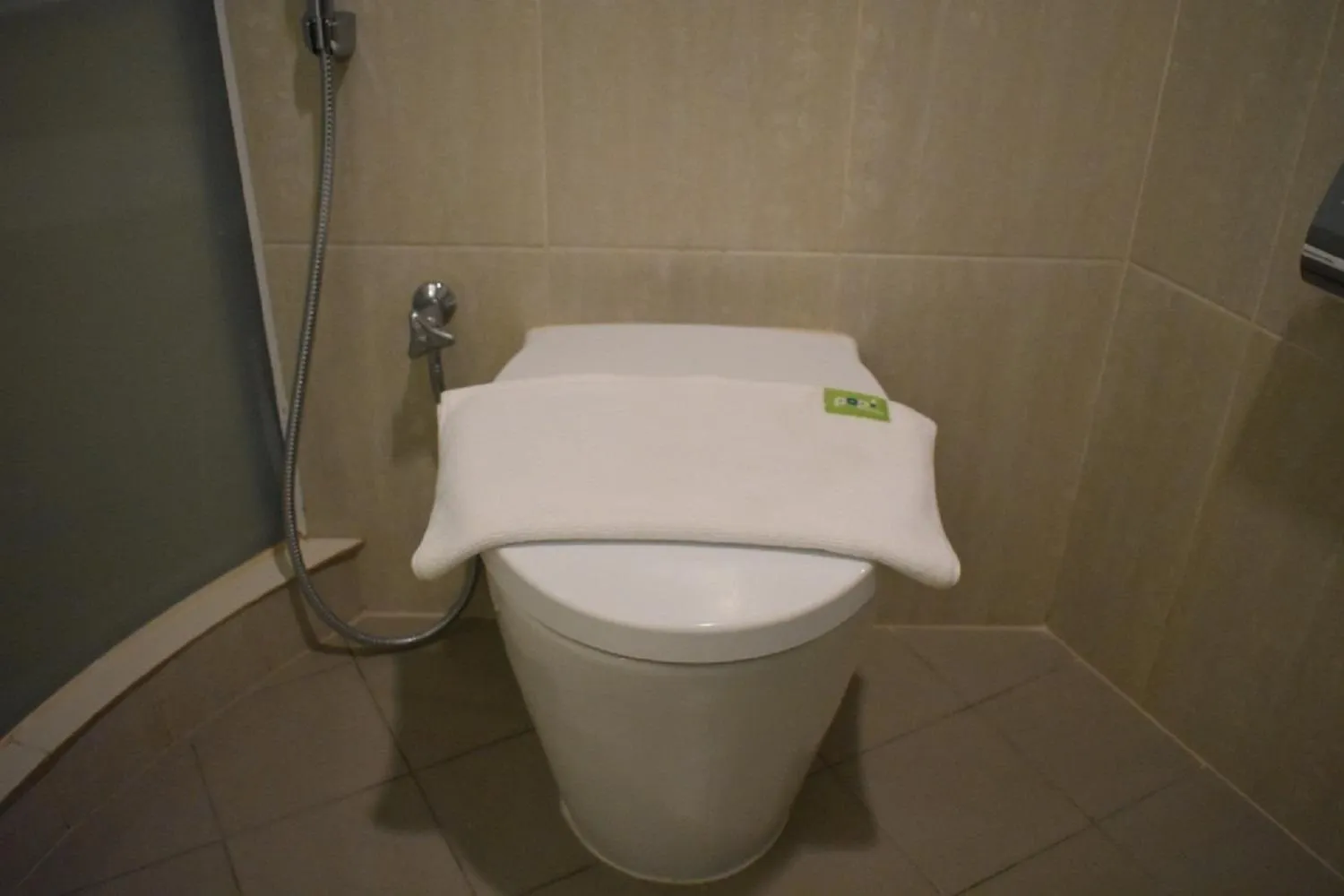 Toilet in POP! Hotel Pemuda Semarang