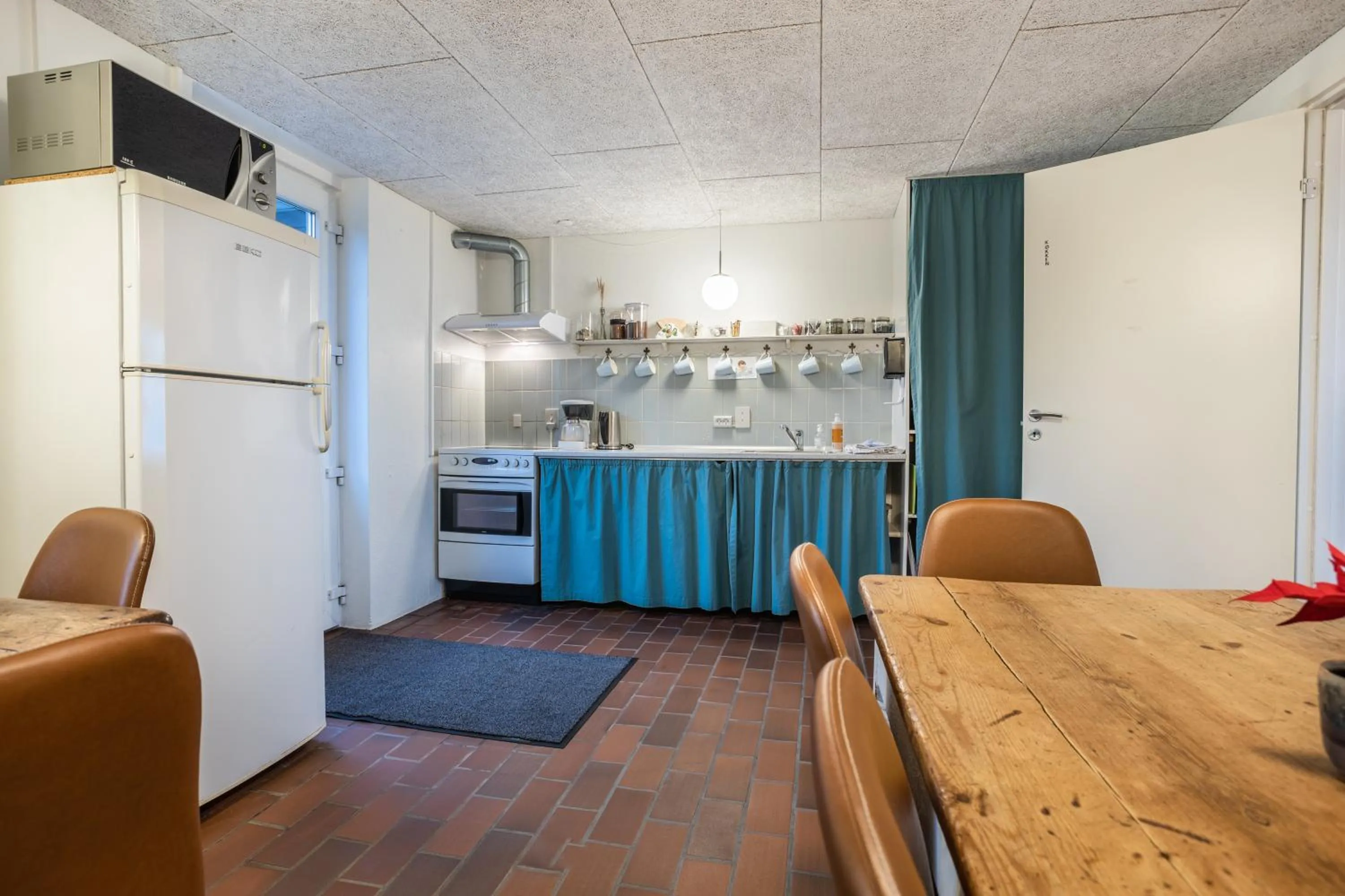 Kitchen or kitchenette in B&B by the Sea Hirtshals