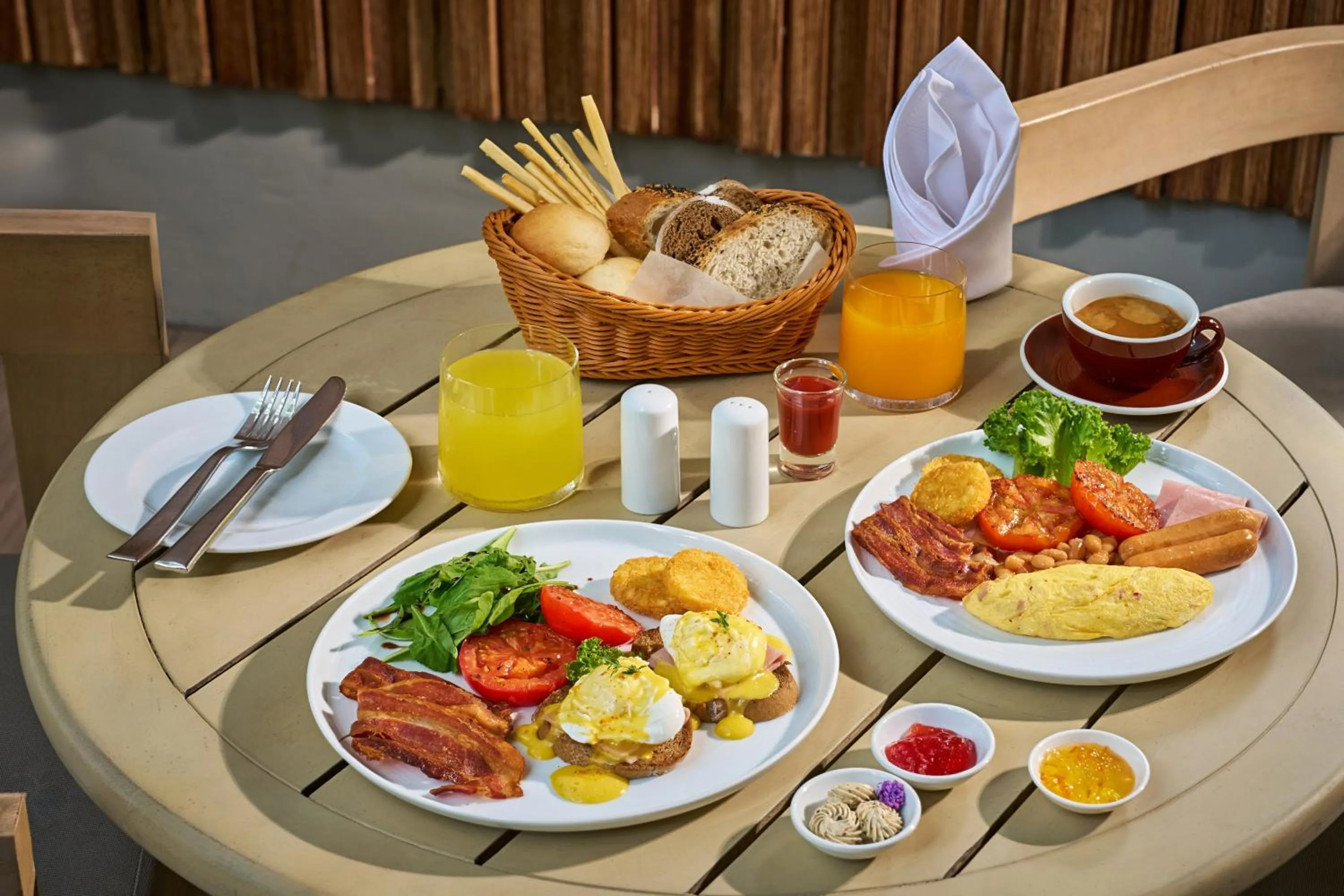 Breakfast in The Park Nine Hotel Suvarnabhumi - Free BKK Airport Shuttle