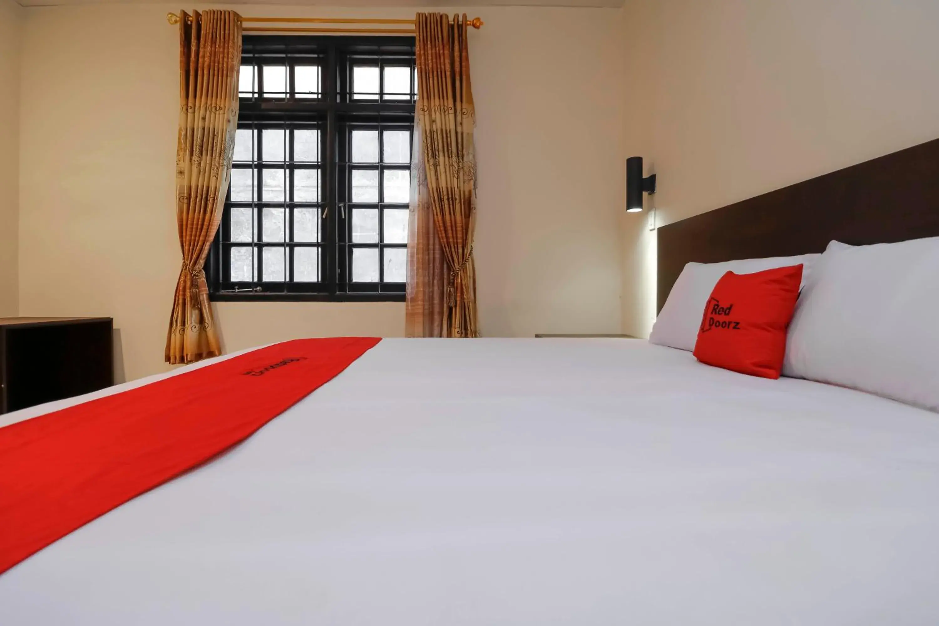 Bedroom, Bed in RedDoorz Plus near Halim Perdanakusuma 2 Bedroom, Bed in RedDoorz Plus near Halim Perdanakusuma 2