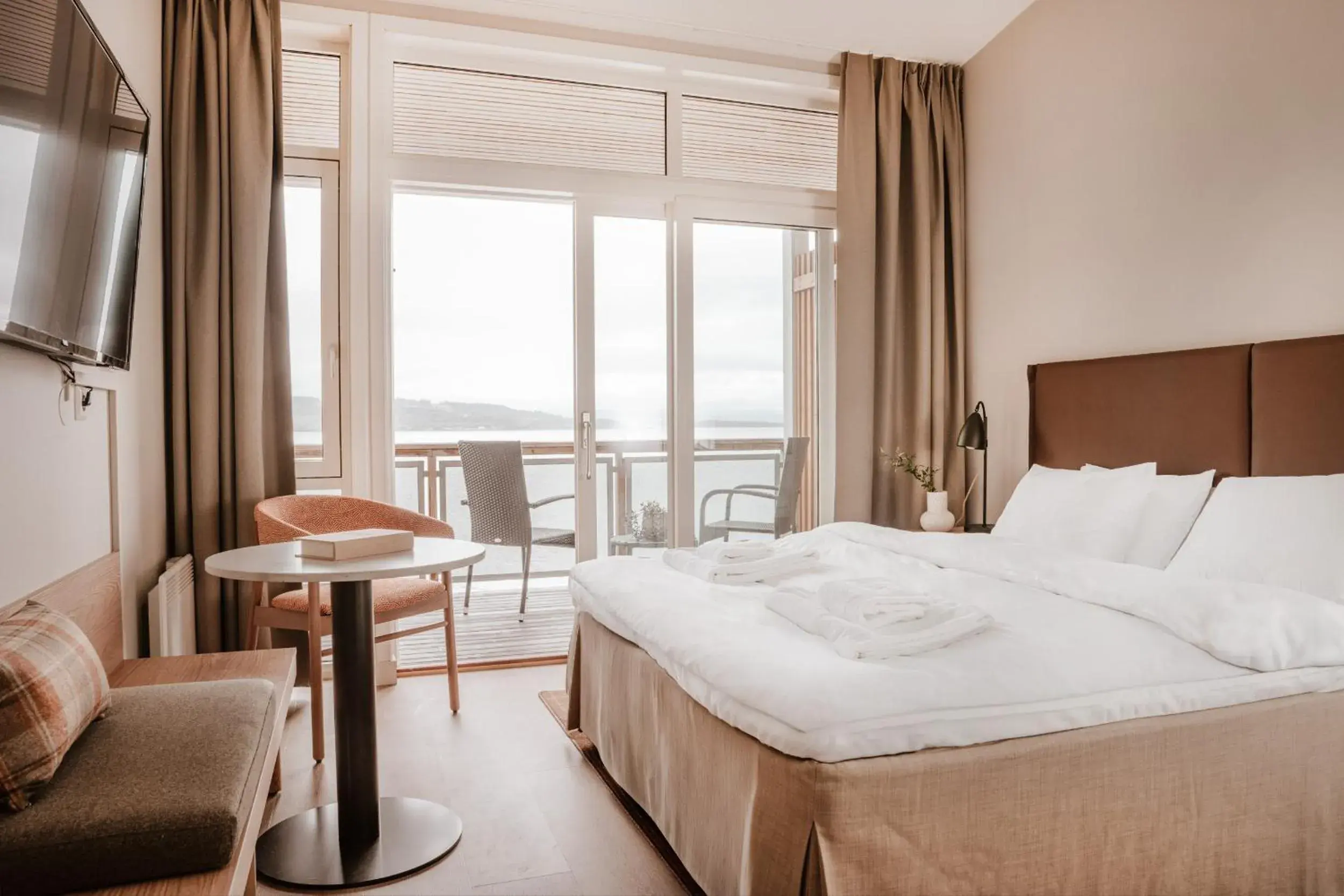 Double Room with Sea View in Jegtvolden Fjordhotell Double Room with Sea View in Jegtvolden Fjordhotell