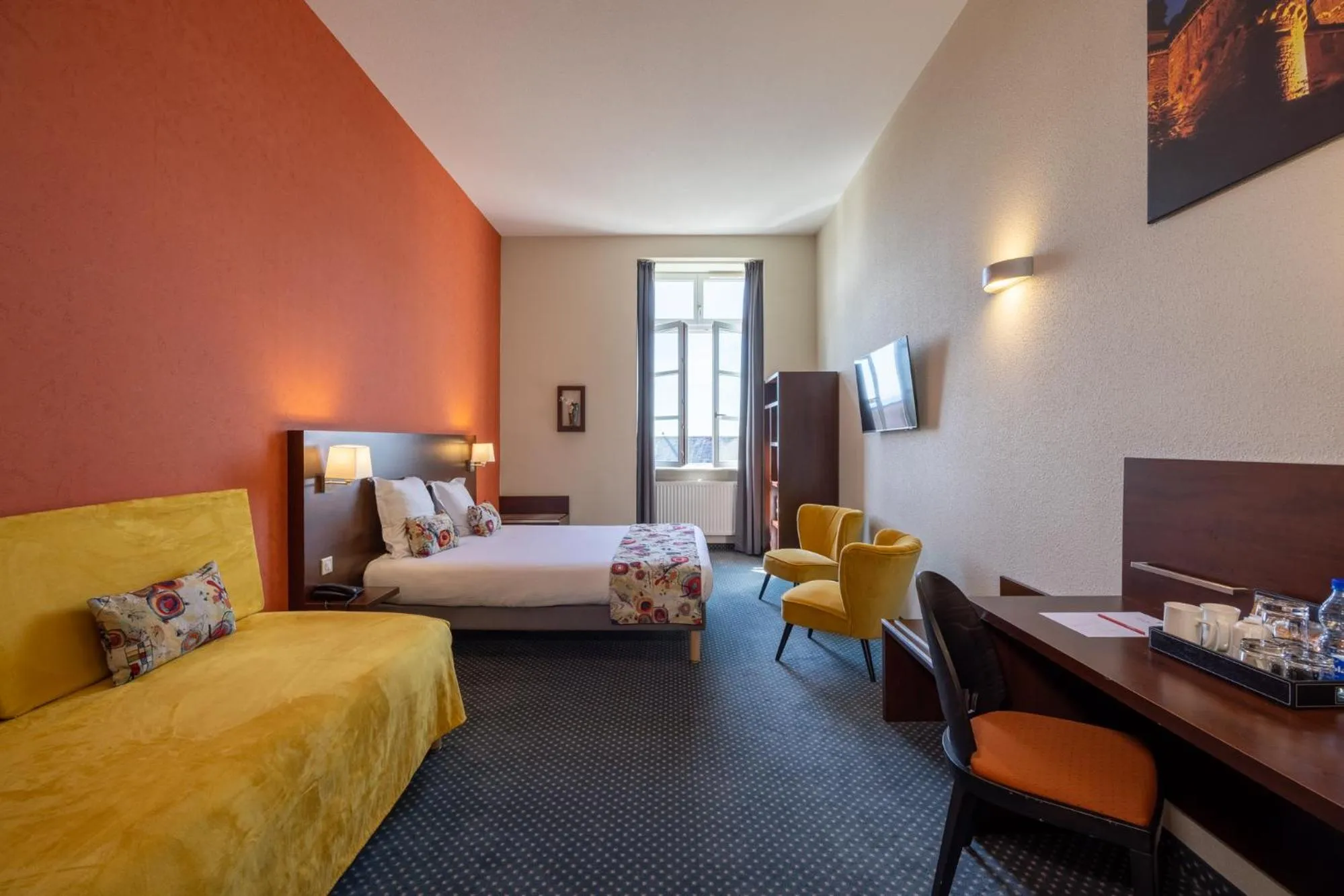 Bedroom, Bed in Hôtel Val-Vignes Colmar Haut-Koenigsbourg, The Originals Relais