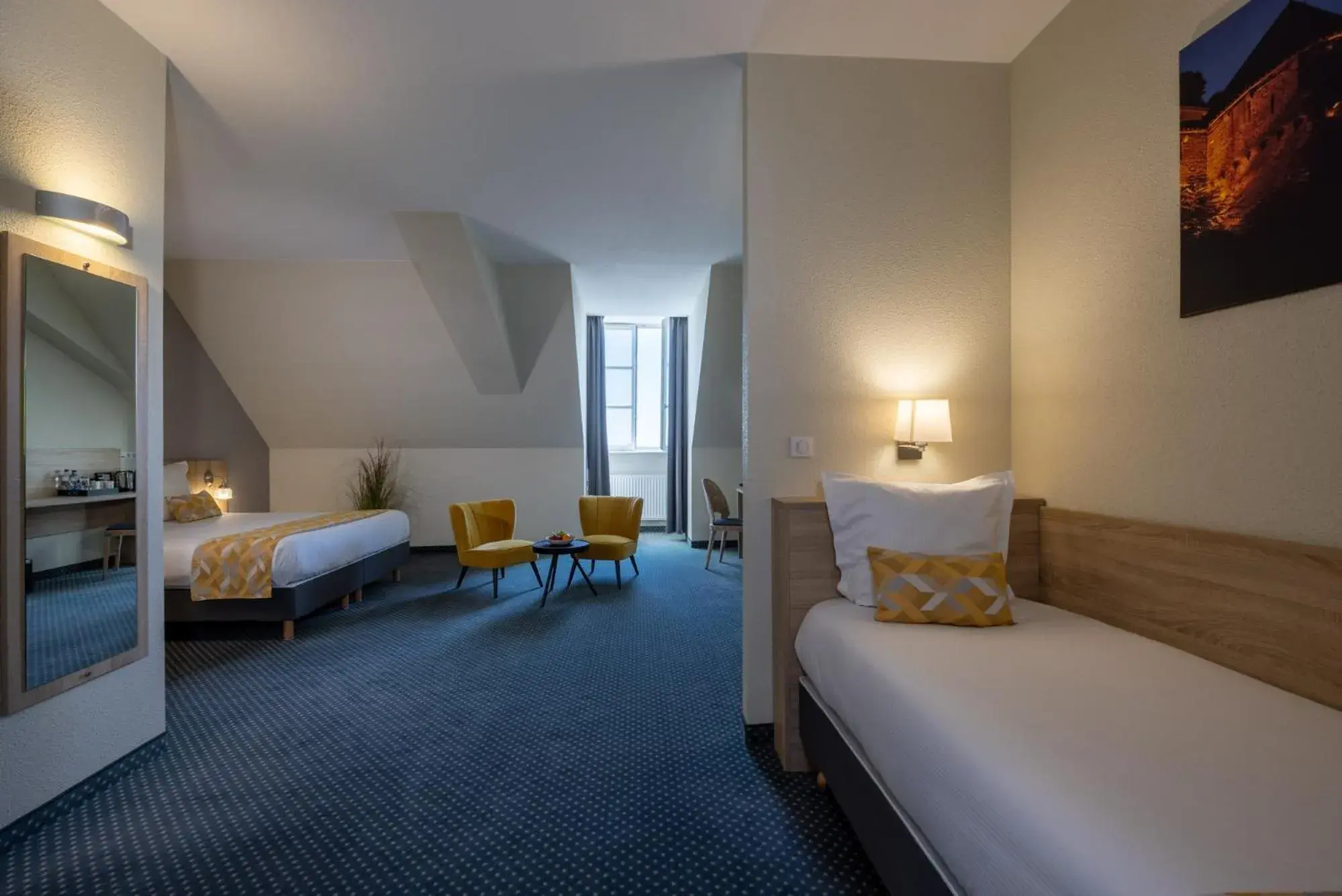 Bedroom, Bed in Hôtel Val-Vignes Colmar Haut-Koenigsbourg, The Originals Relais Bedroom, Bed in Hôtel Val-Vignes Colmar Haut-Koenigsbourg, The Originals Relais