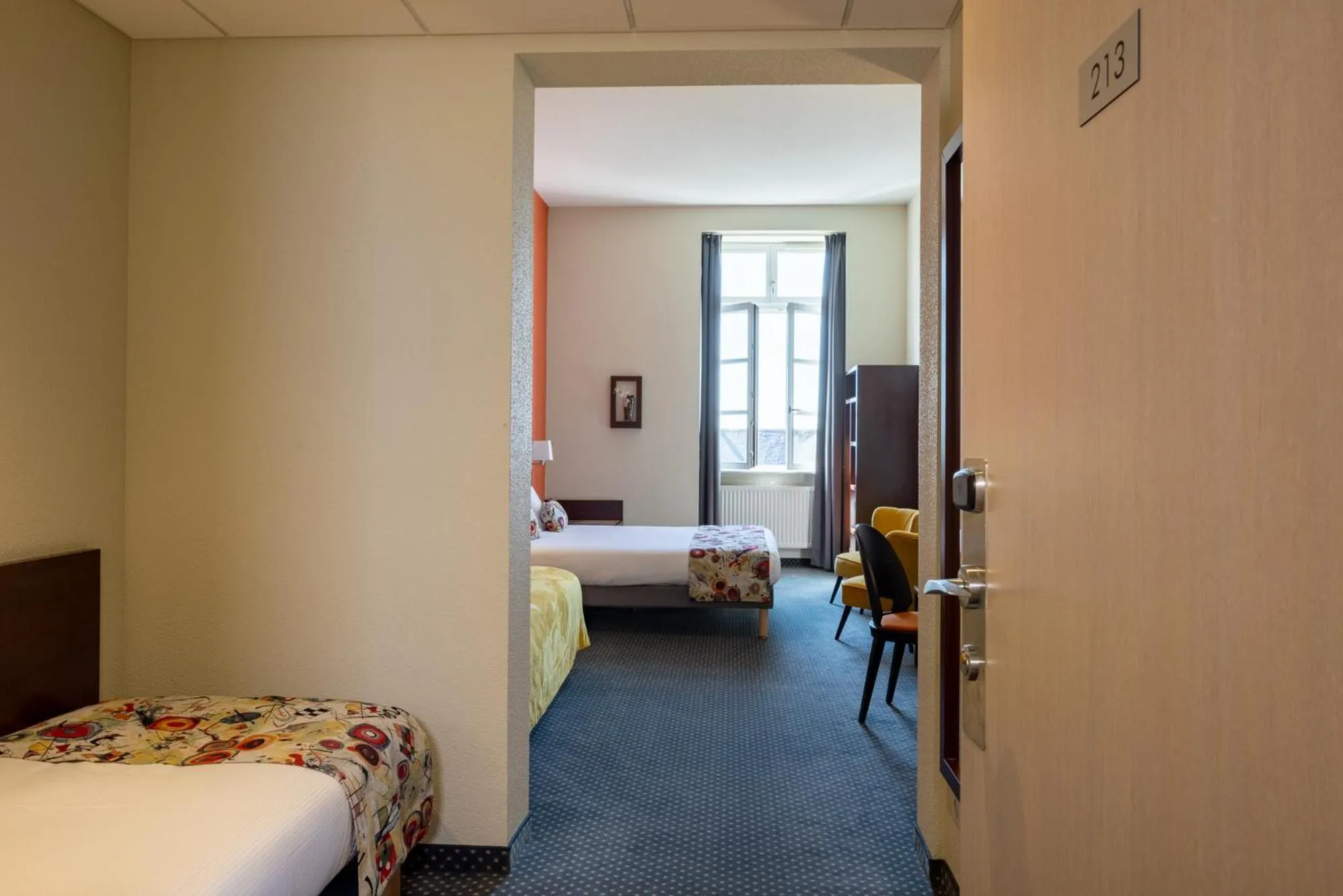 Bedroom, Bed in Hôtel Val-Vignes Colmar Haut-Koenigsbourg, The Originals Relais