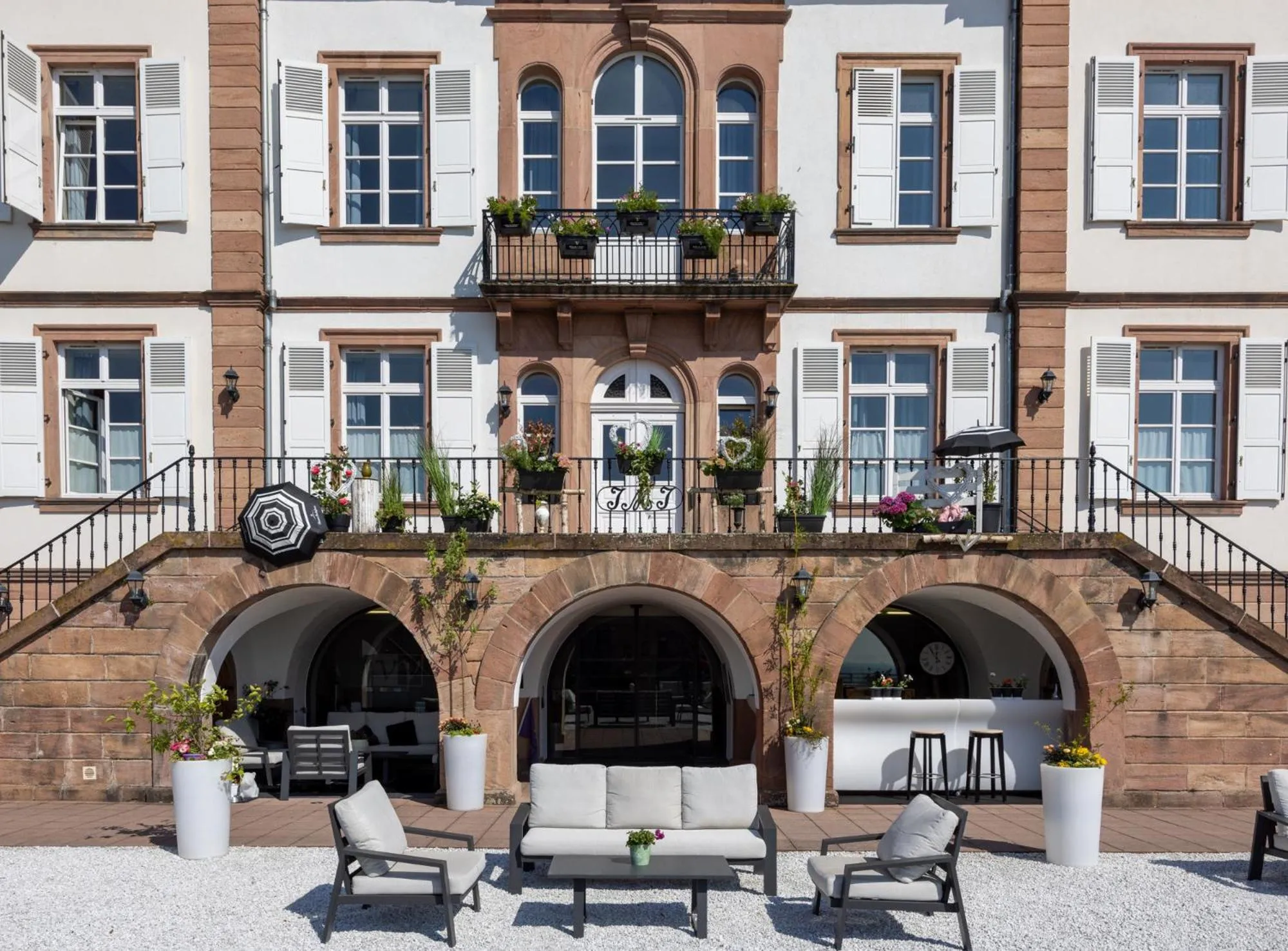 Property building in Hôtel Val-Vignes Colmar Haut-Koenigsbourg, The Originals Relais