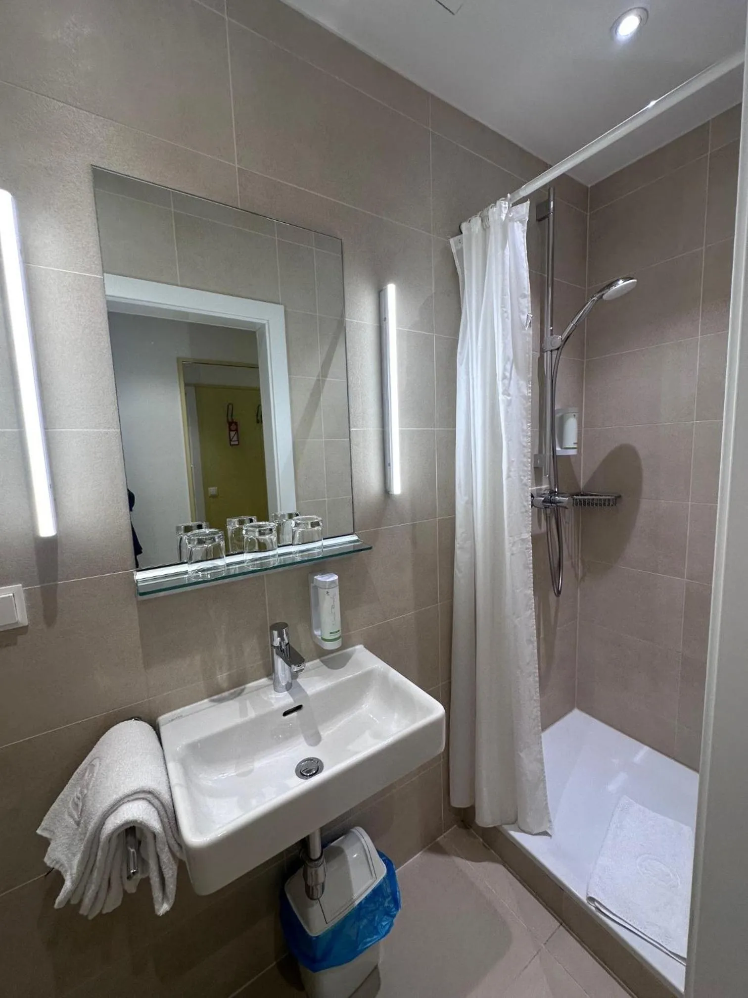 Bathroom in Hotel Caroline