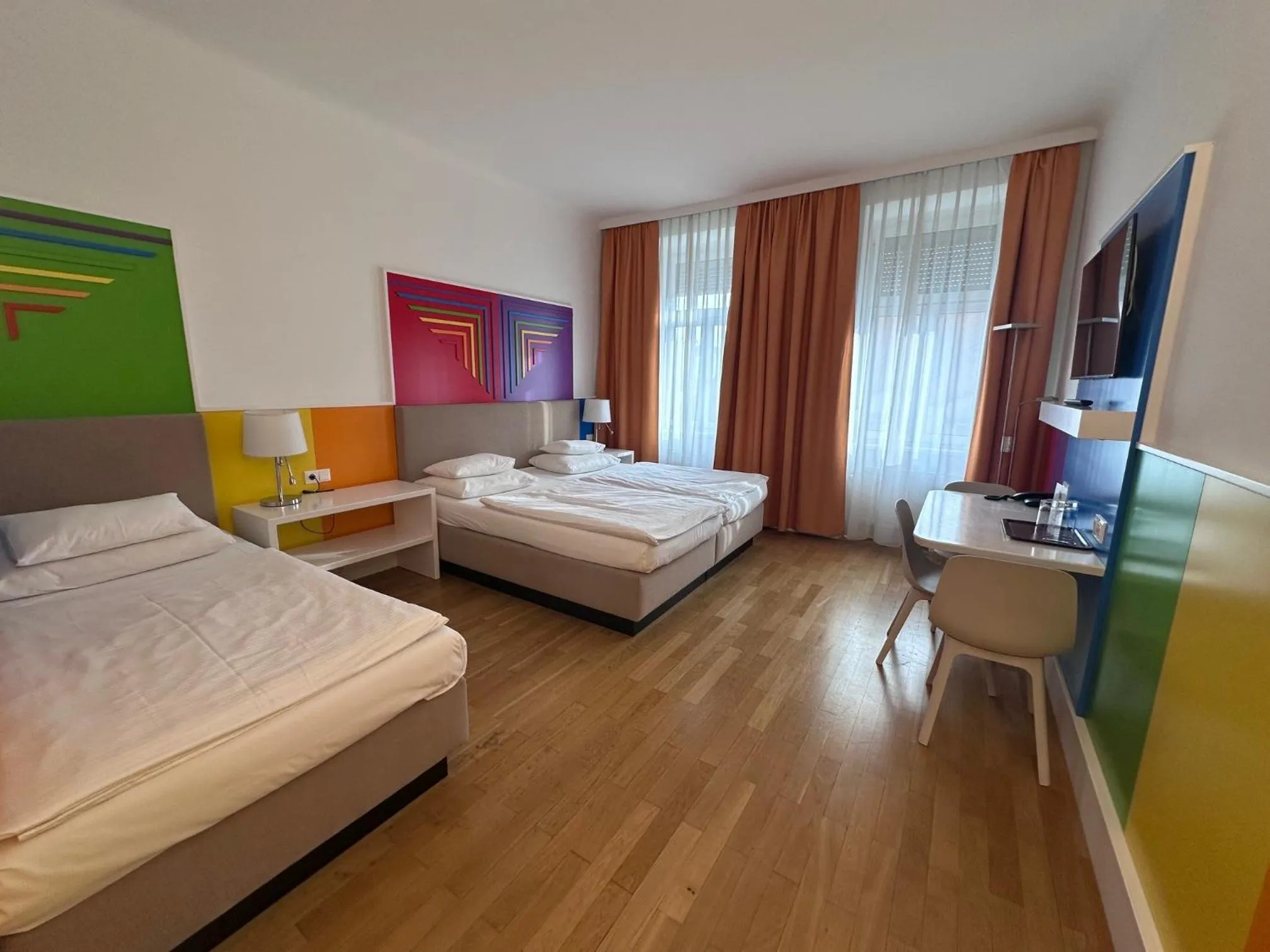 Photo of the whole room, Bed in Hotel Caroline