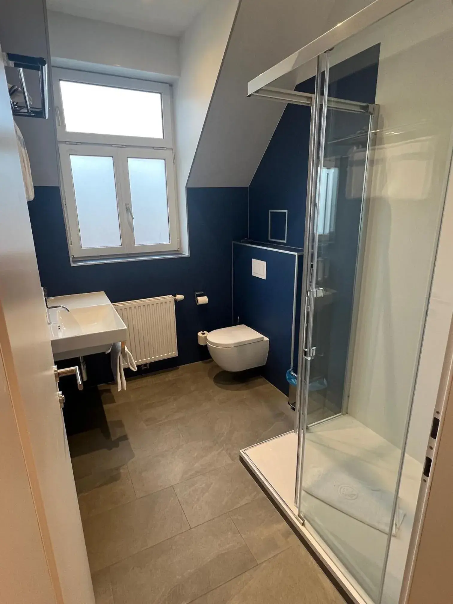 Bathroom in Hotel Caroline Bathroom in Hotel Caroline