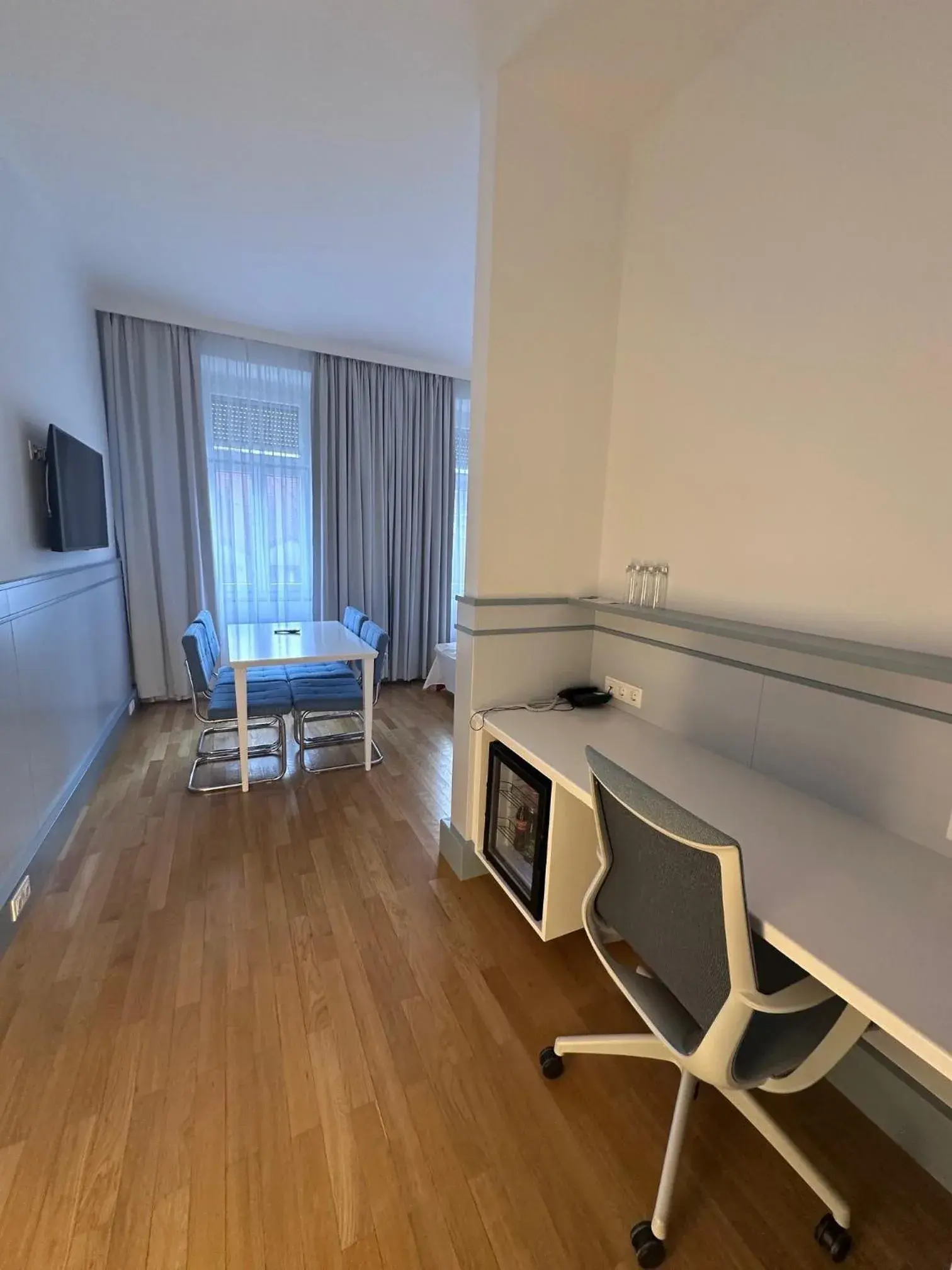 Photo of the whole room in Hotel Caroline Photo of the whole room in Hotel Caroline