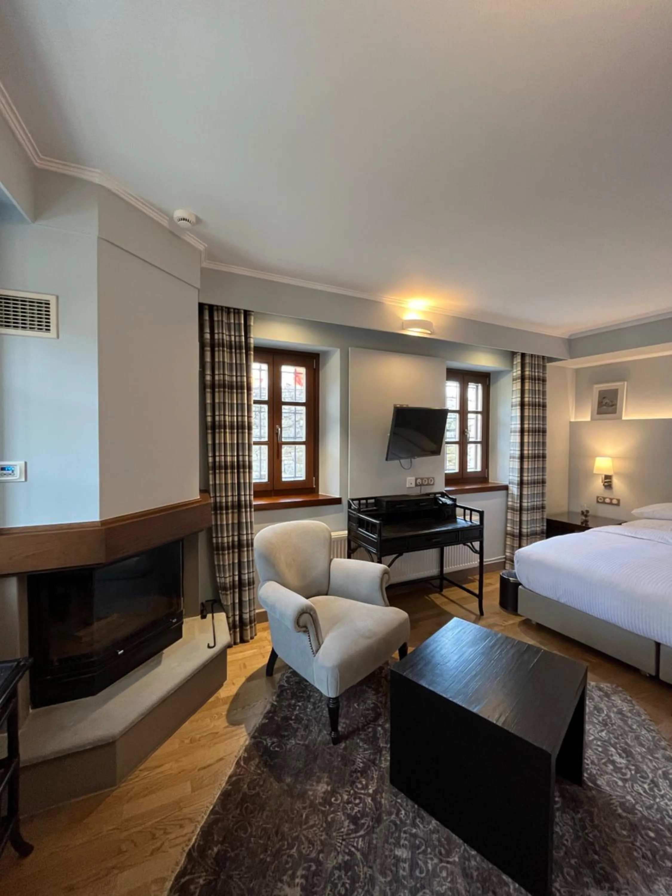 Bed in MounTrace Suites & SPA