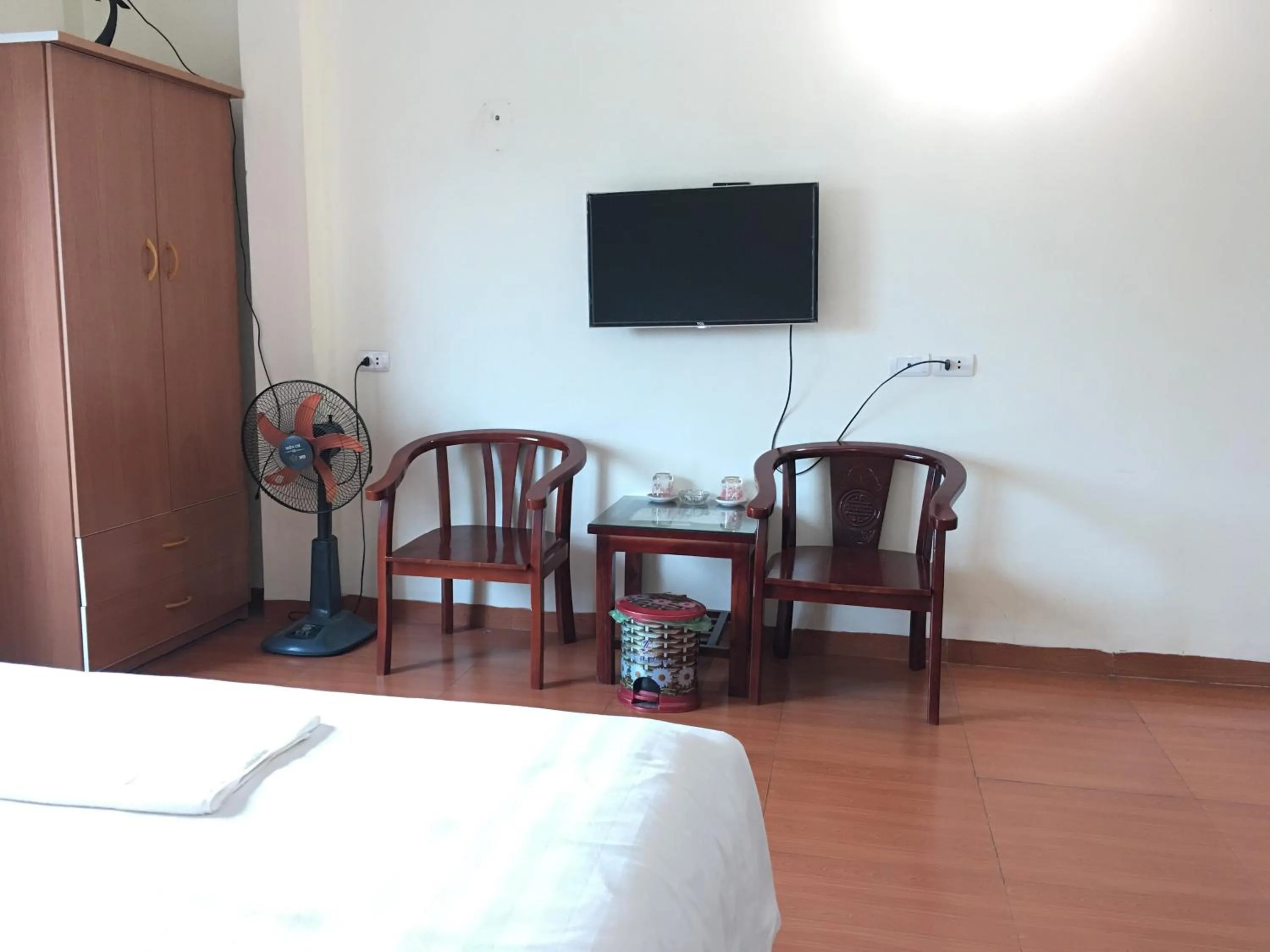 TV and multimedia, Bed in Van Anh Hotel