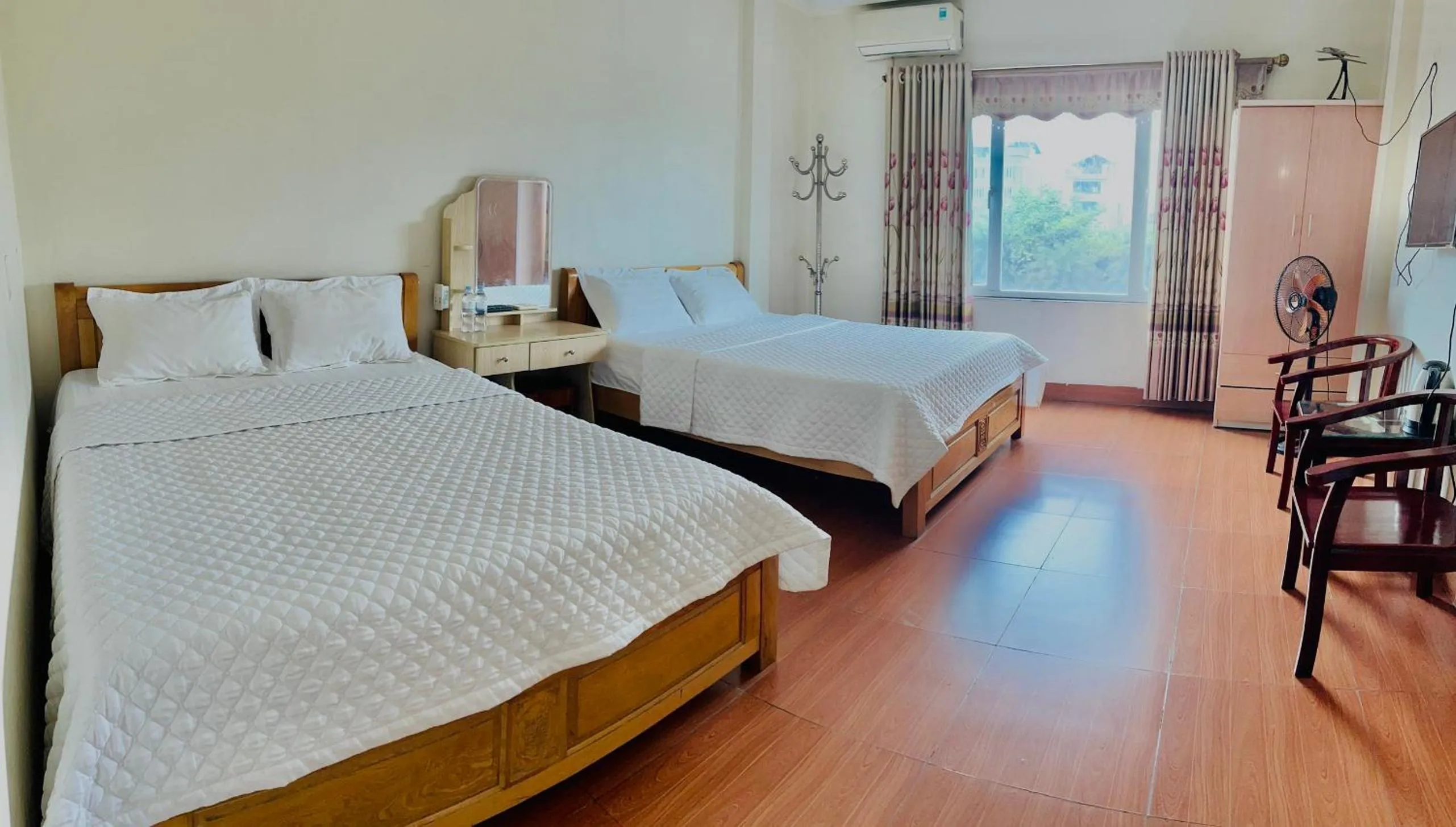 Bedroom, Bed in Van Anh Hotel