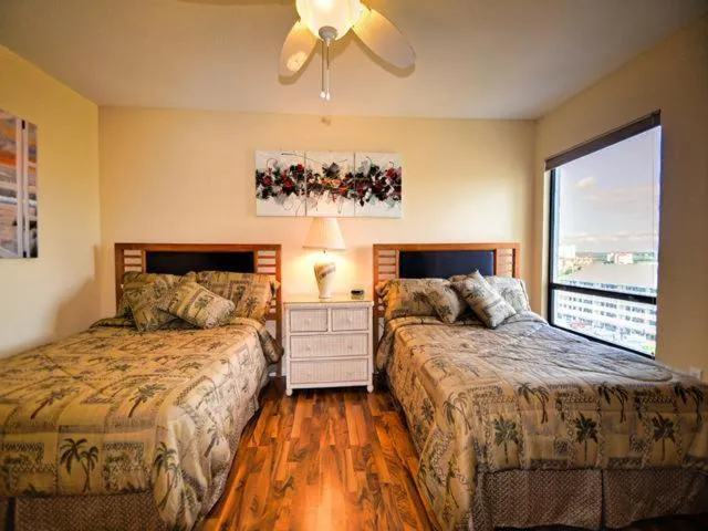 Bed in 440 West Condos 905S