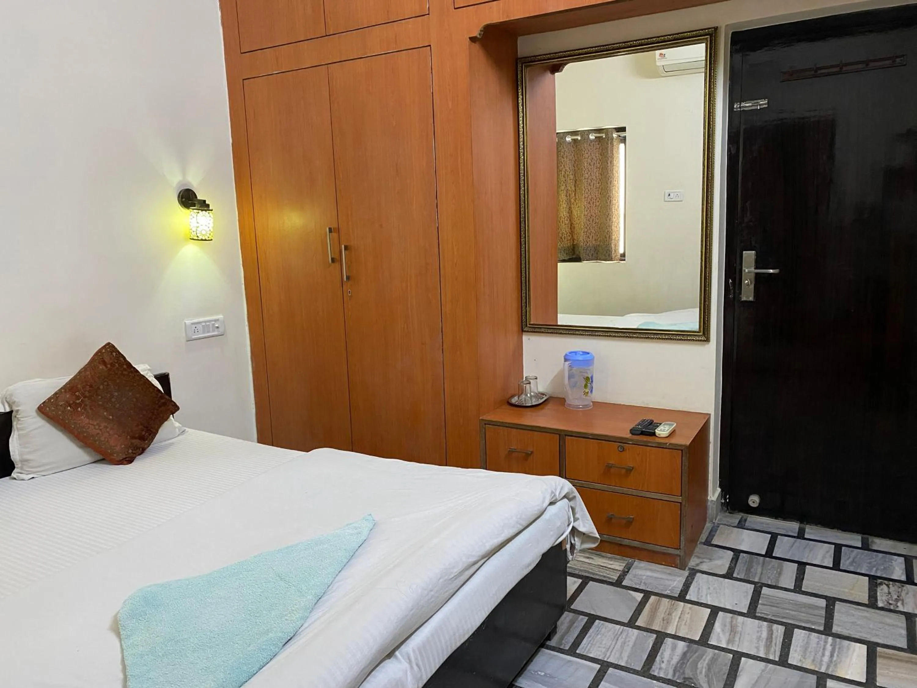 wardrobe, Bed in Hotel Vacation