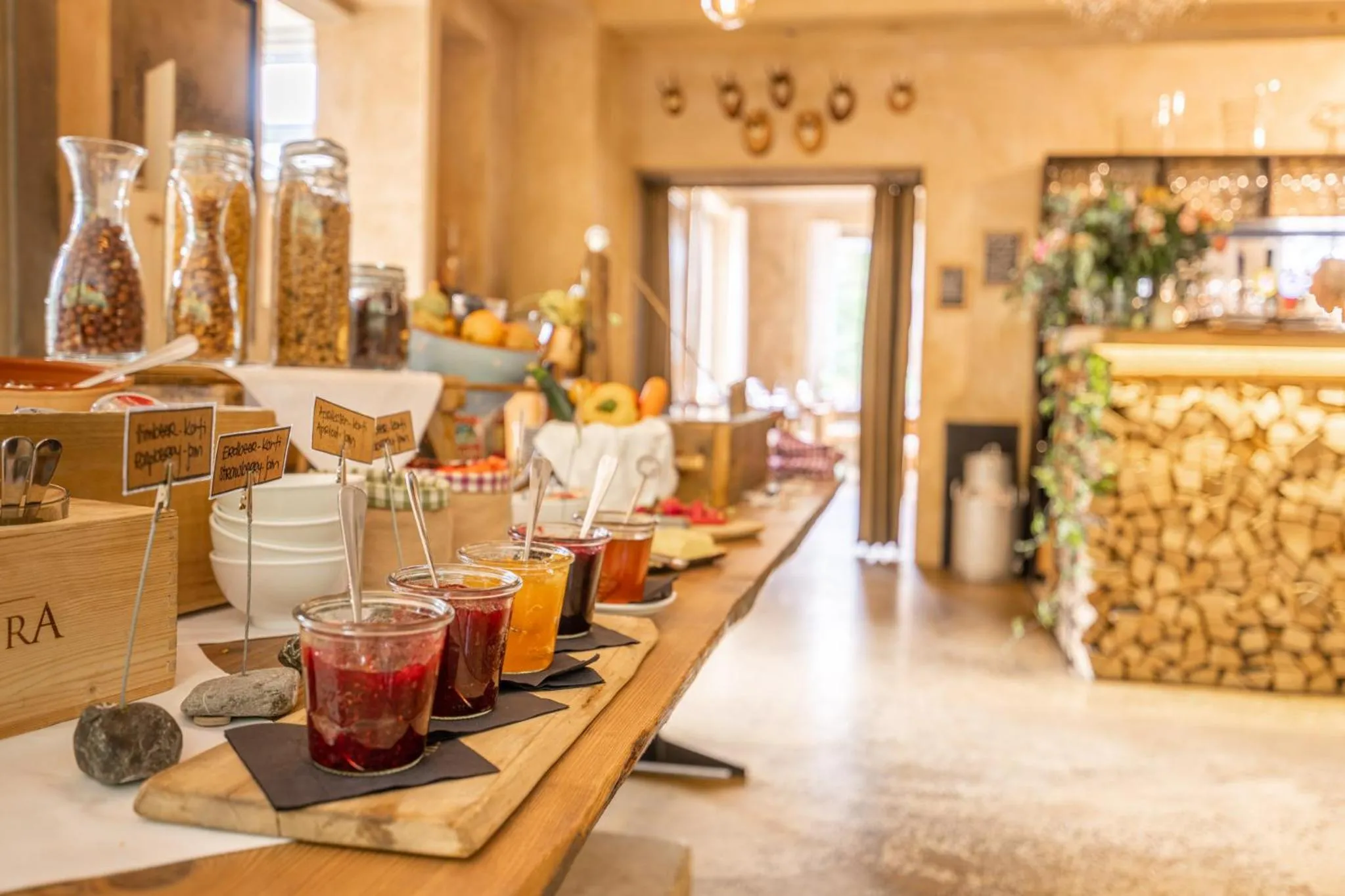 Buffet breakfast in Gasthof Bären