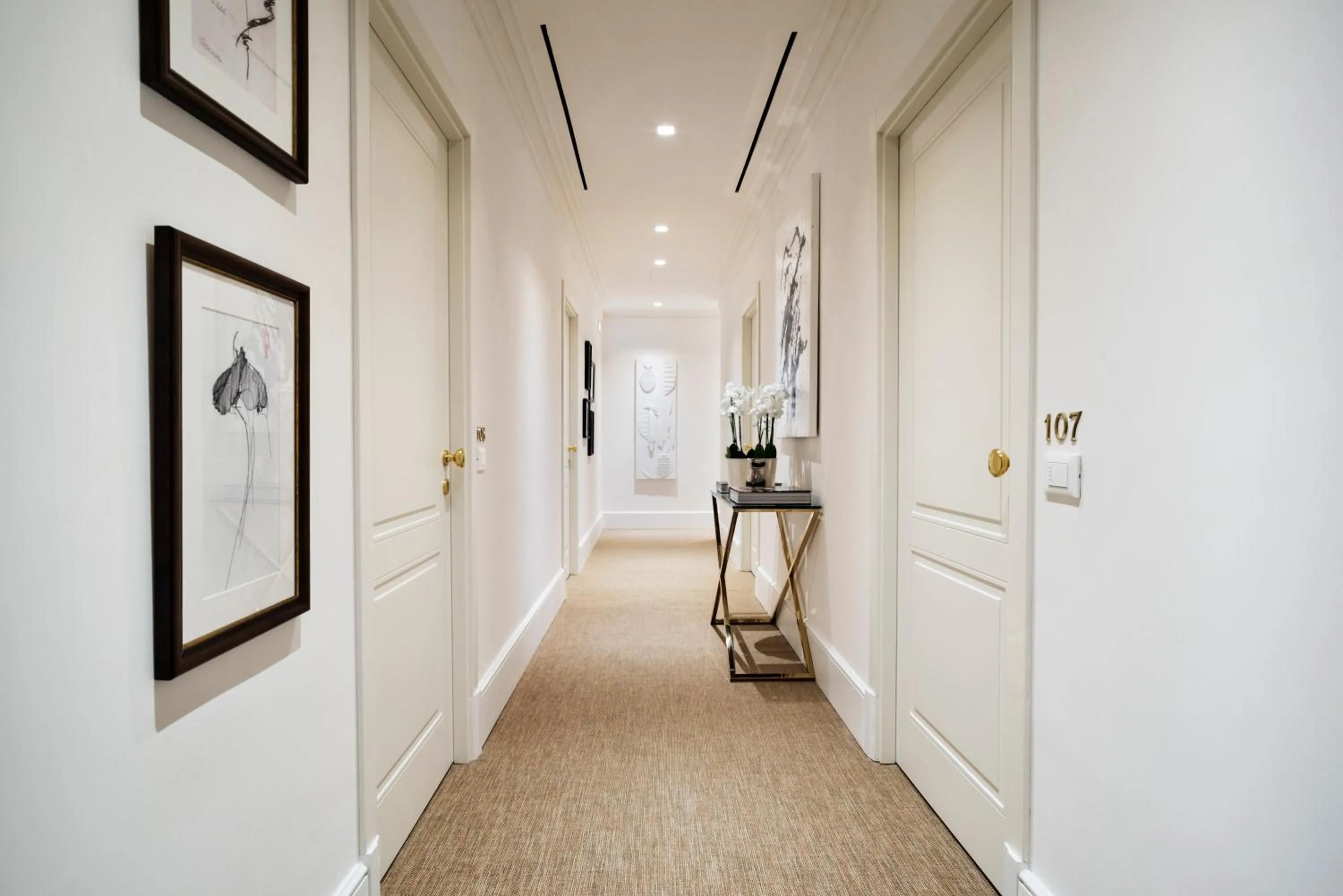 Area and facilities in The Shire Hotel