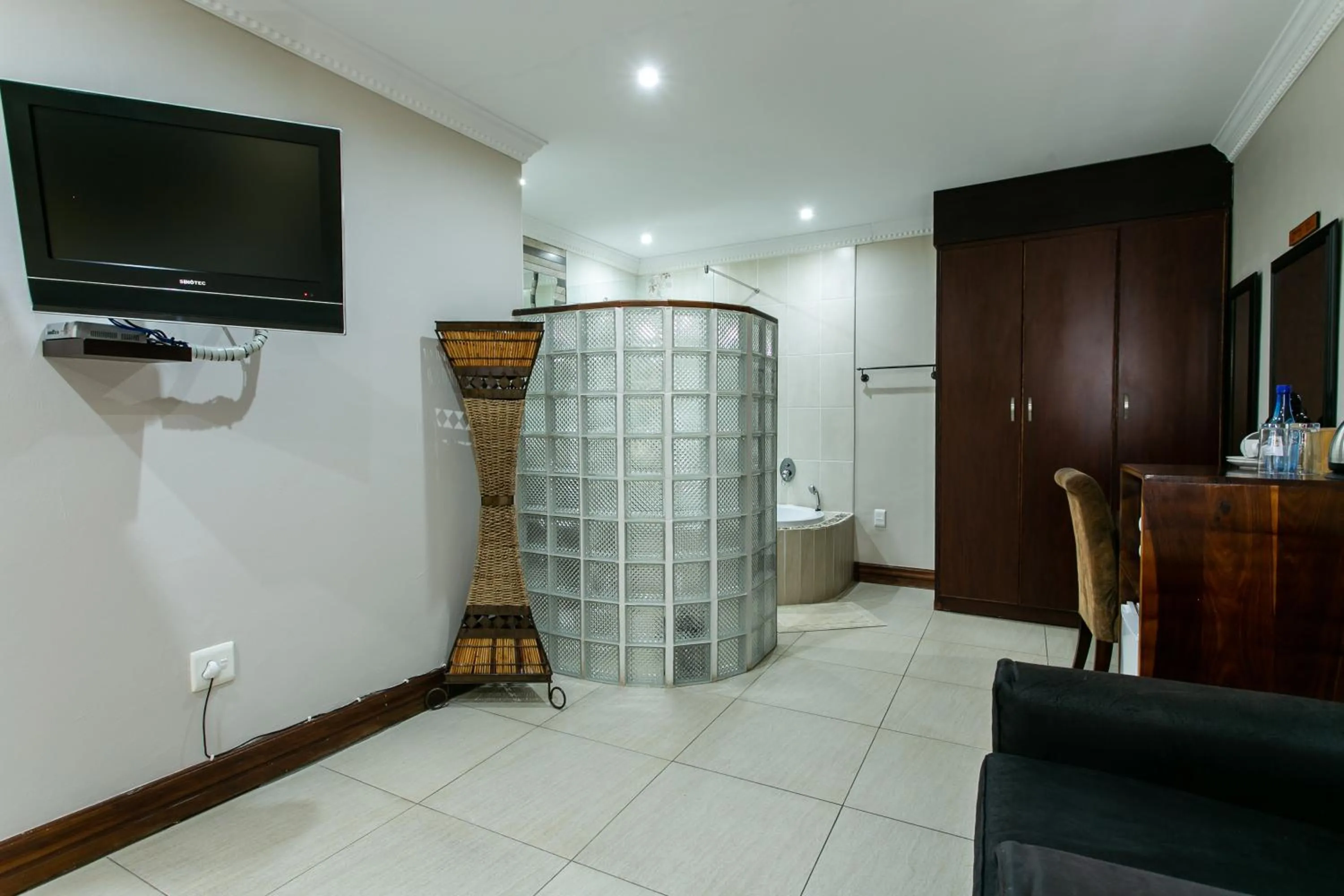 Royl Court Guesthouse