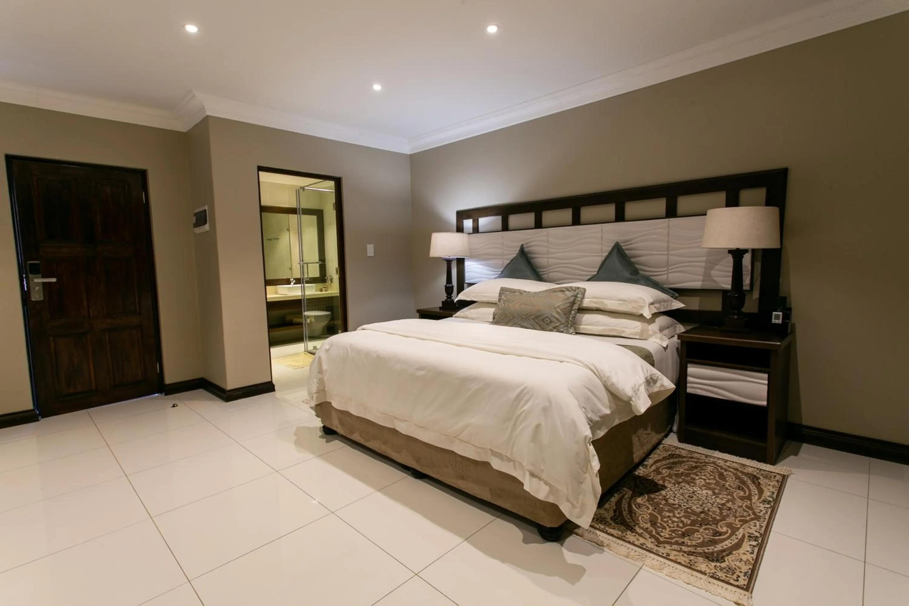 Bed in Royl Court Guesthouse
