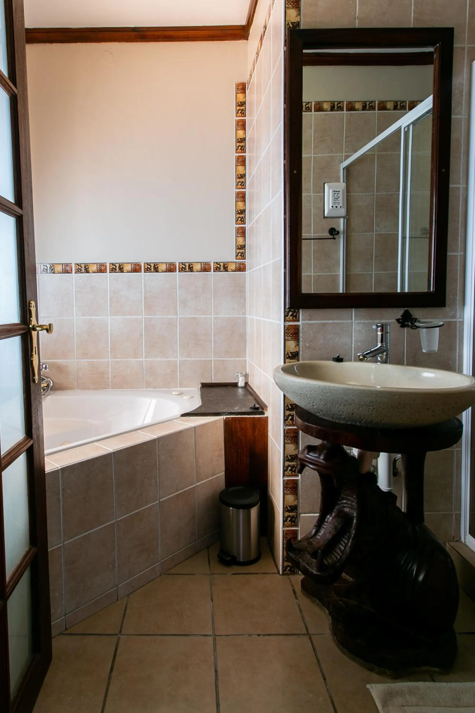 Royl Court Guesthouse