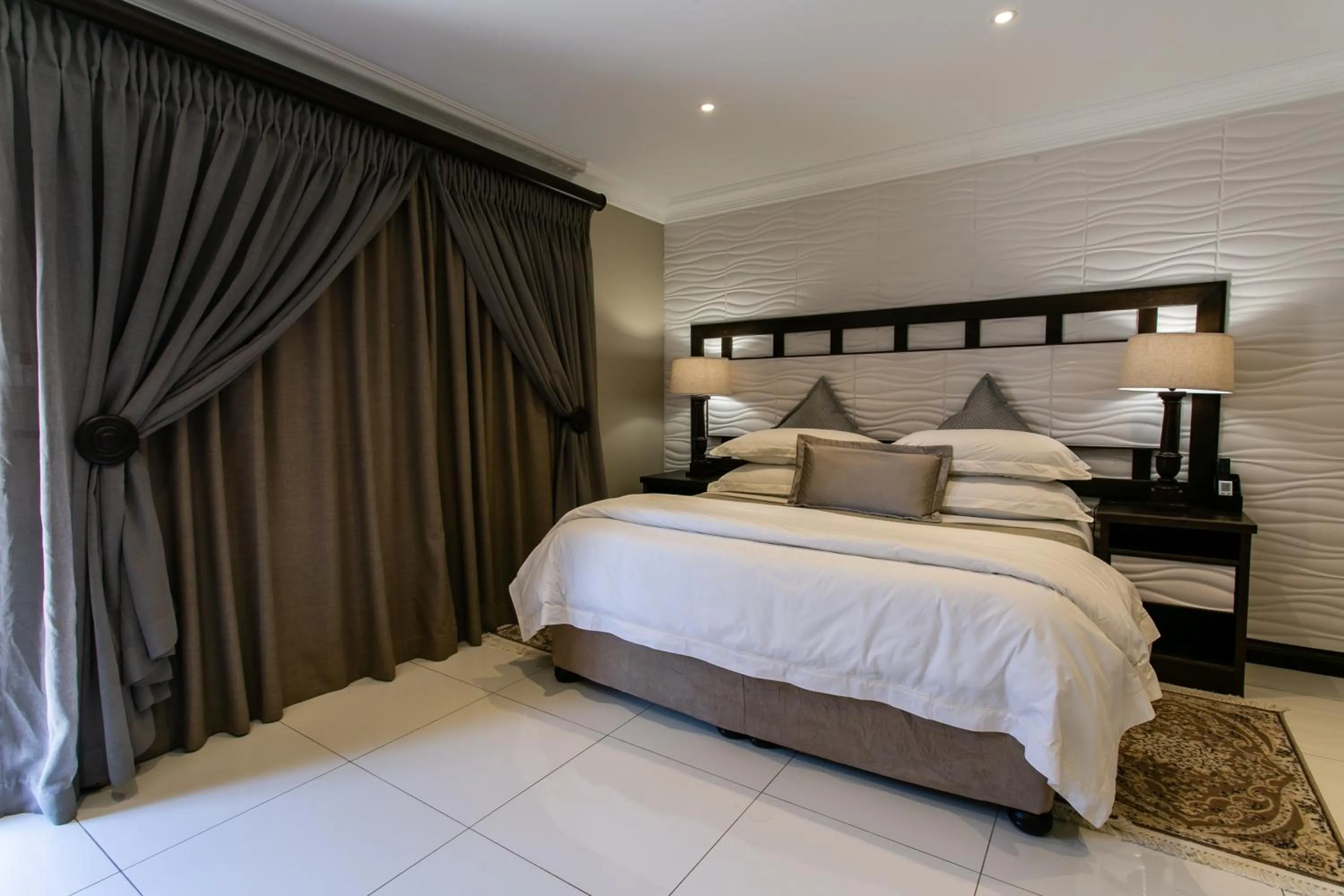 Bed in Royl Court Guesthouse