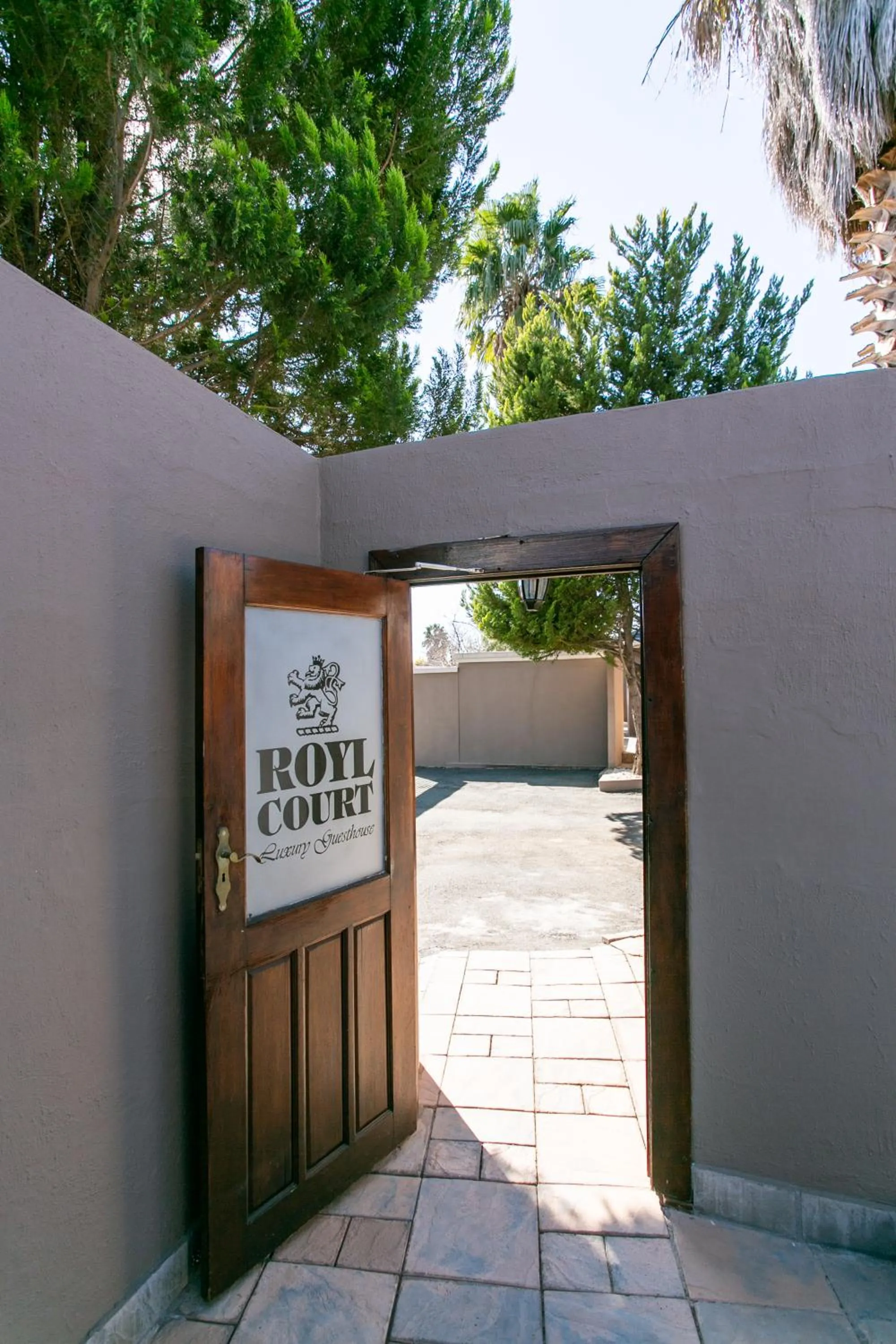 Royl Court Guesthouse