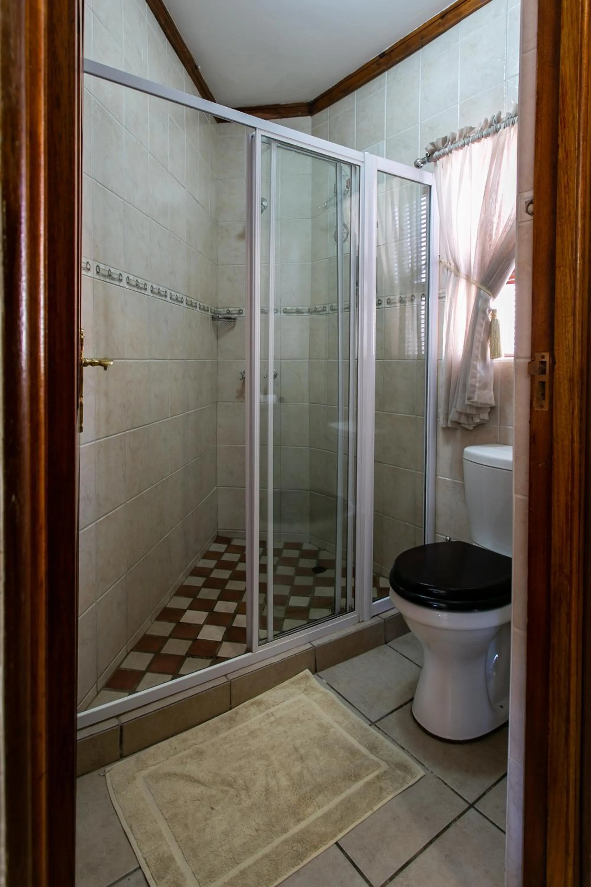 Royl Court Guesthouse