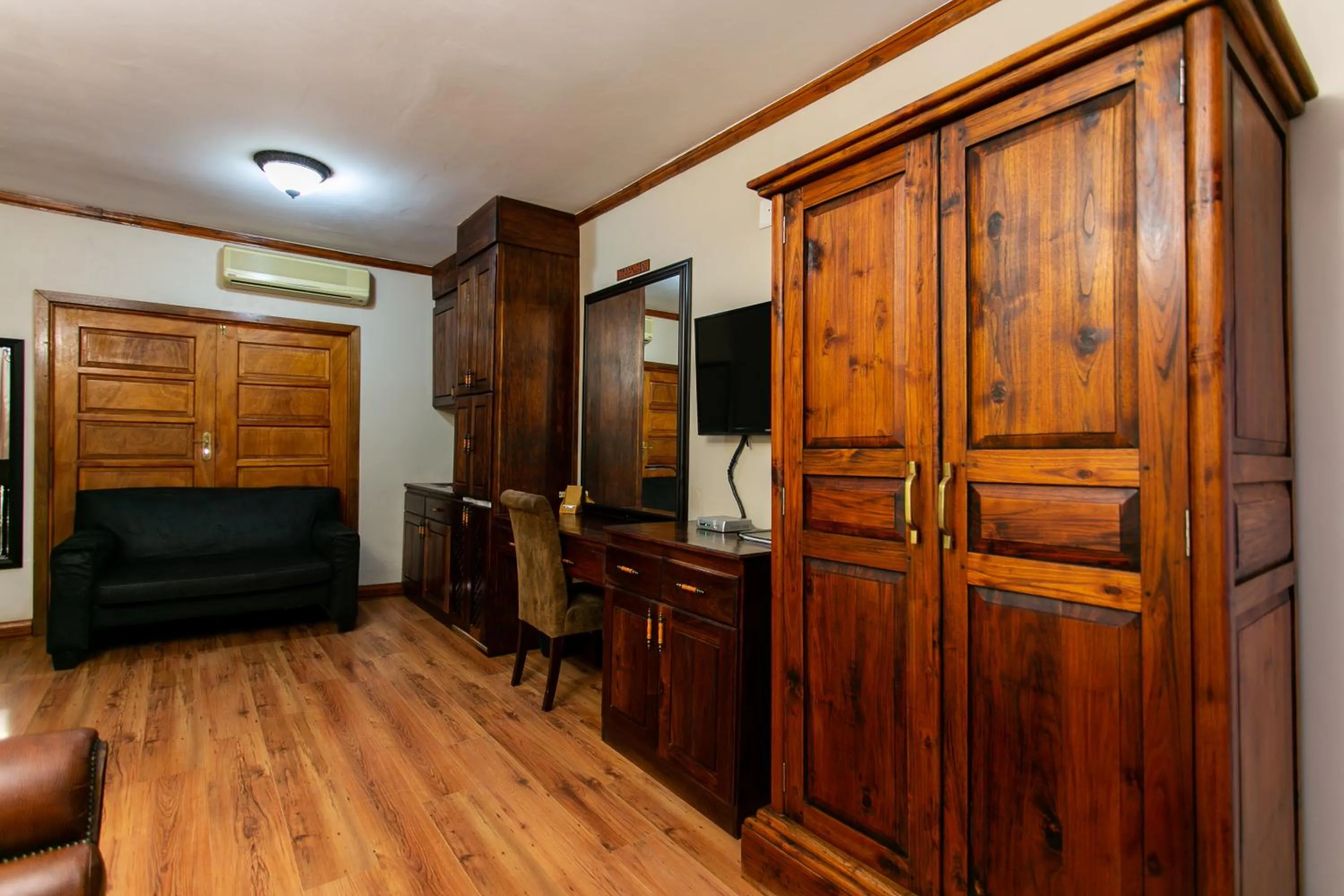 Royl Court Guesthouse
