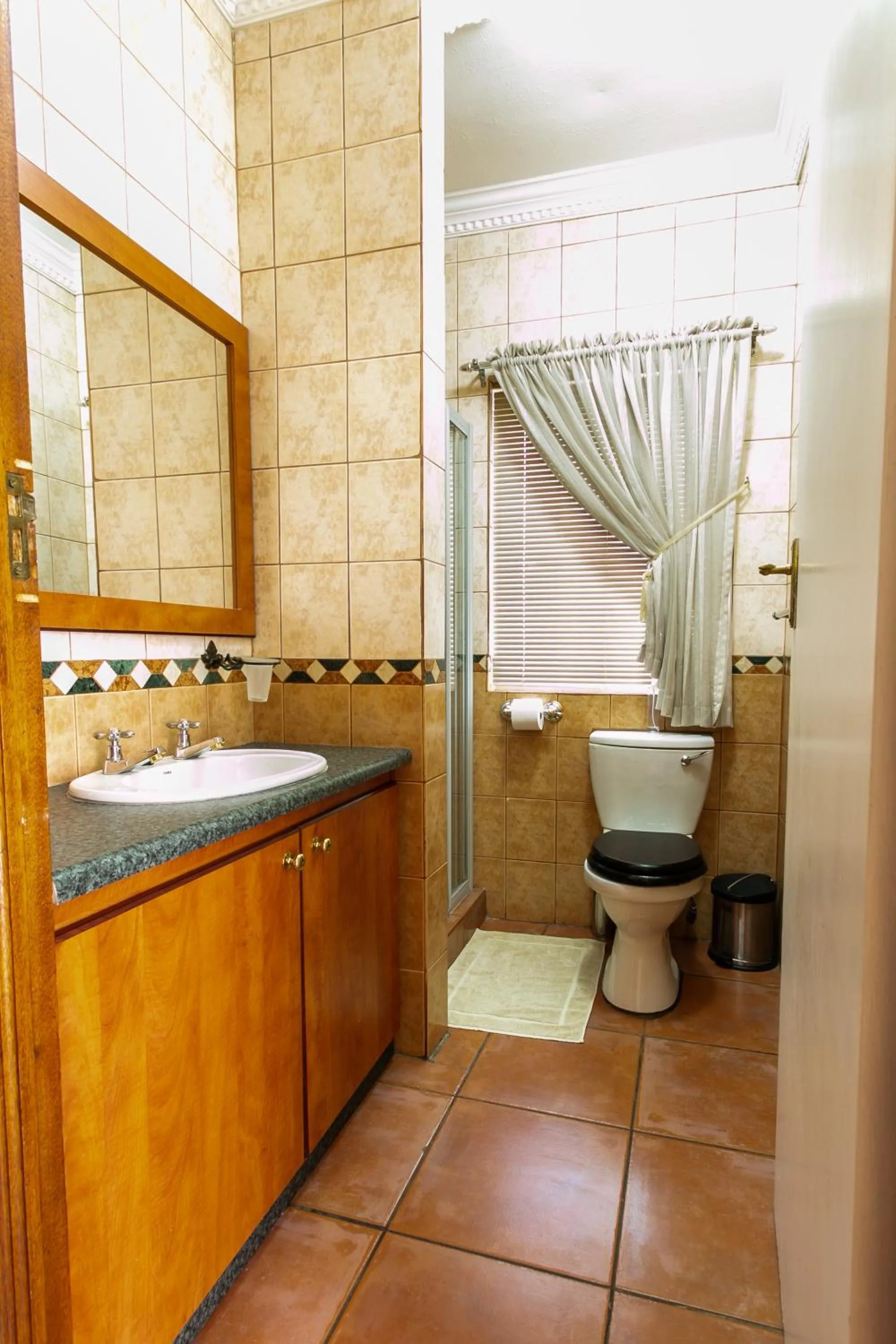 Royl Court Guesthouse