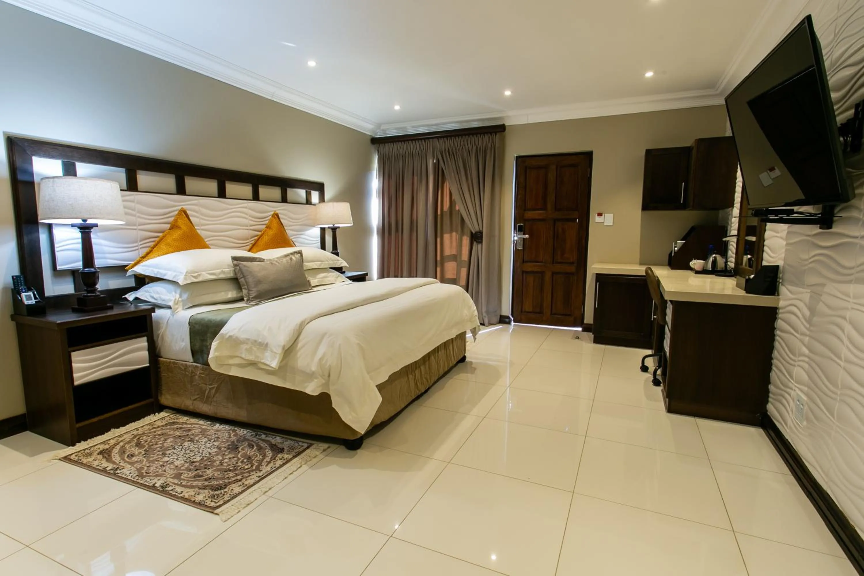 Bed in Royl Court Guesthouse