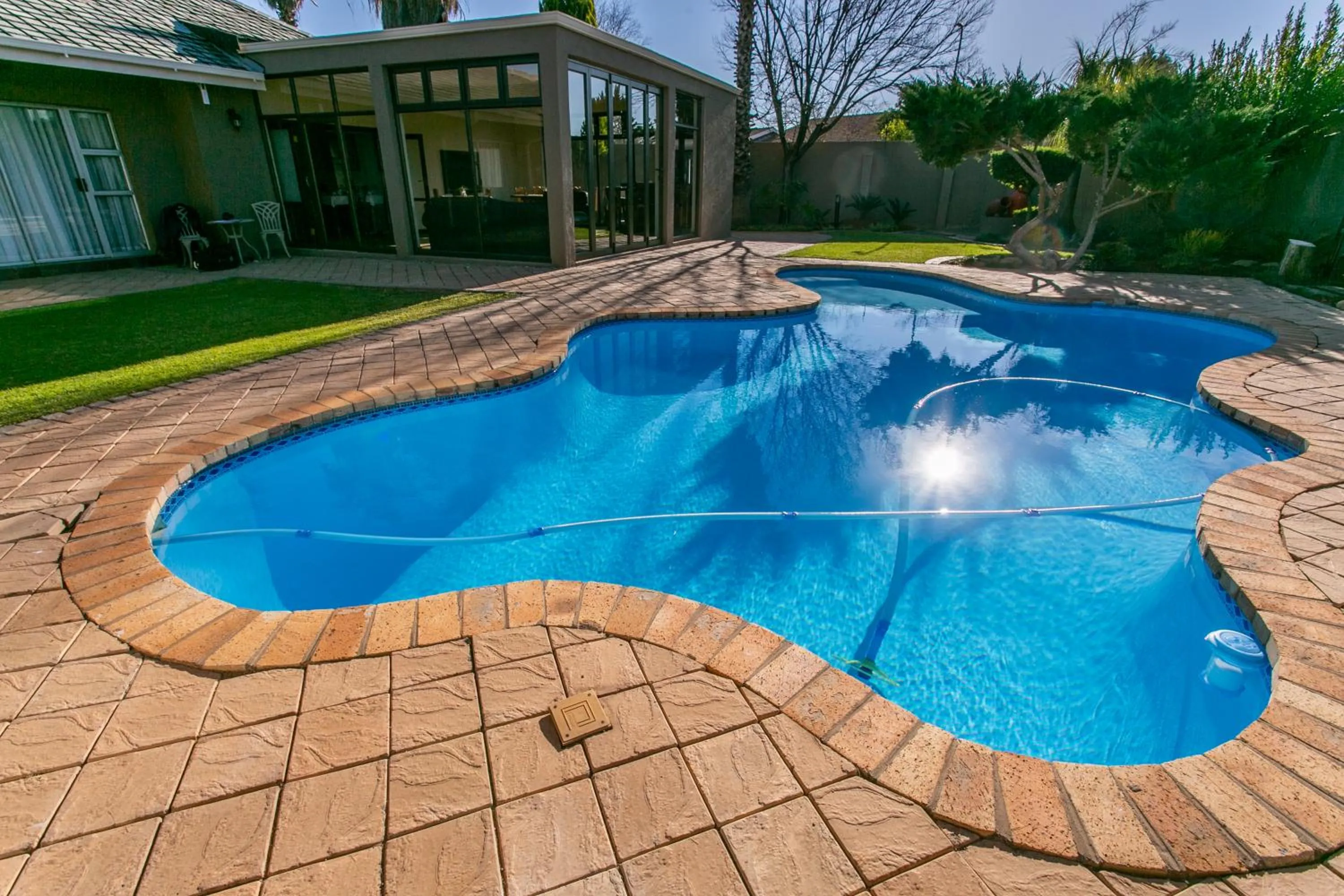 Swimming pool in Royl Court Guesthouse