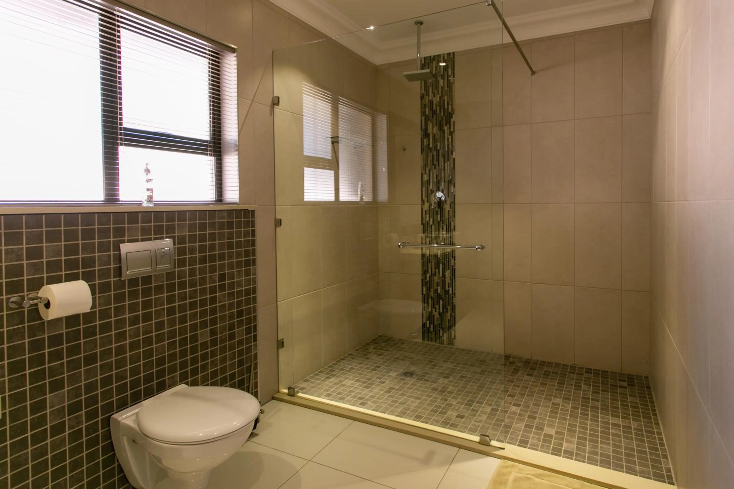 Royl Court Guesthouse