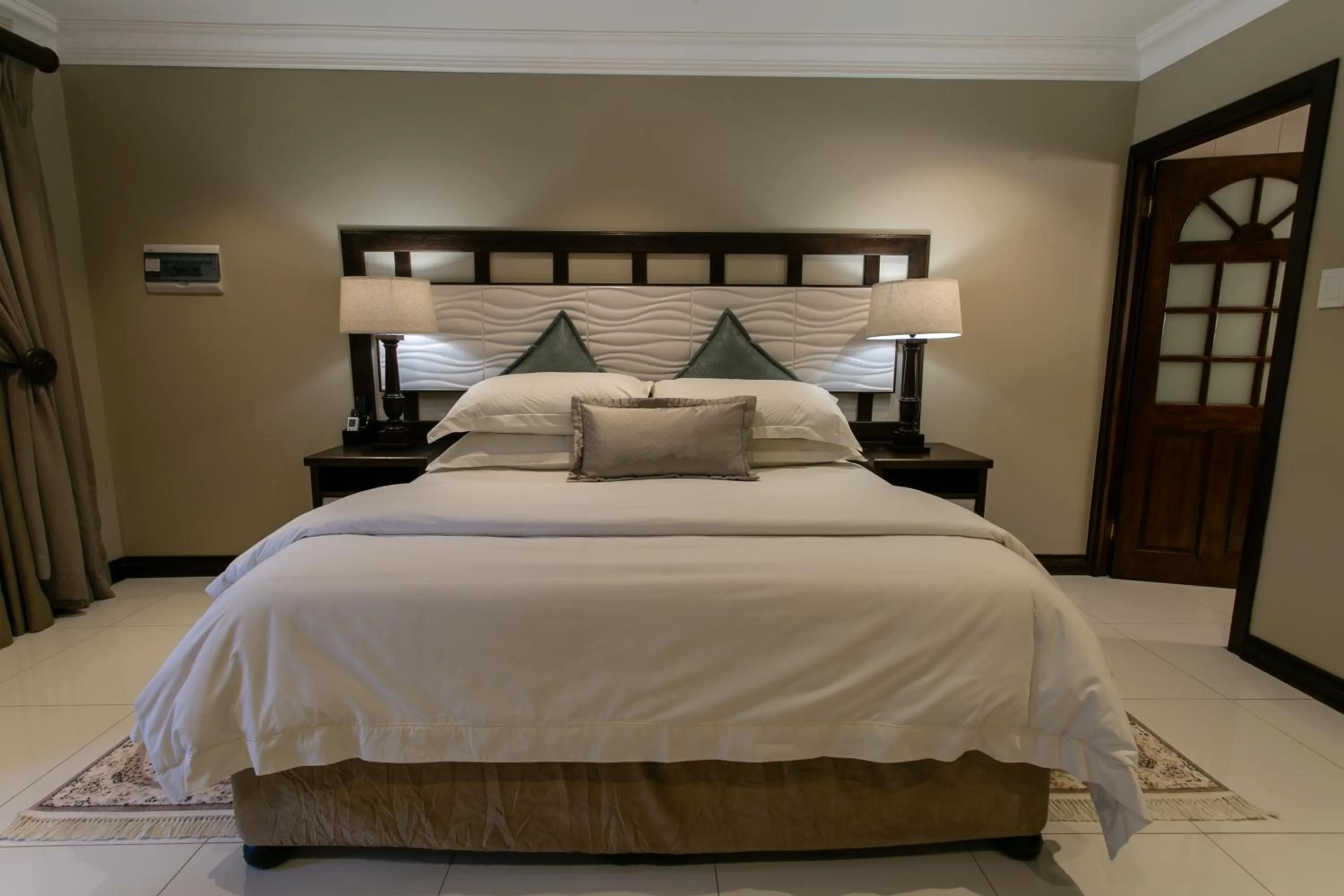 Bed in Royl Court Guesthouse