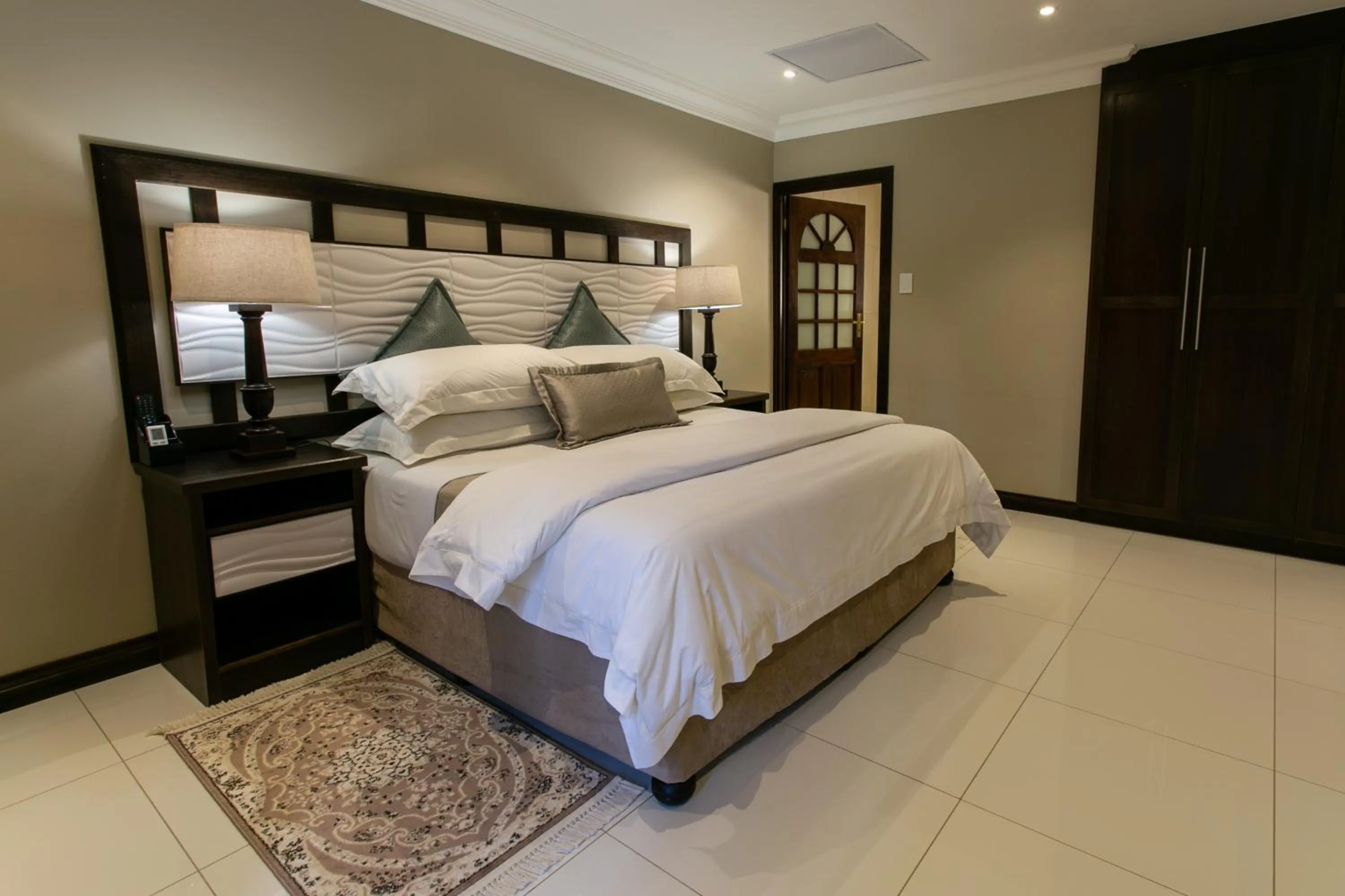 Bed in Royl Court Guesthouse