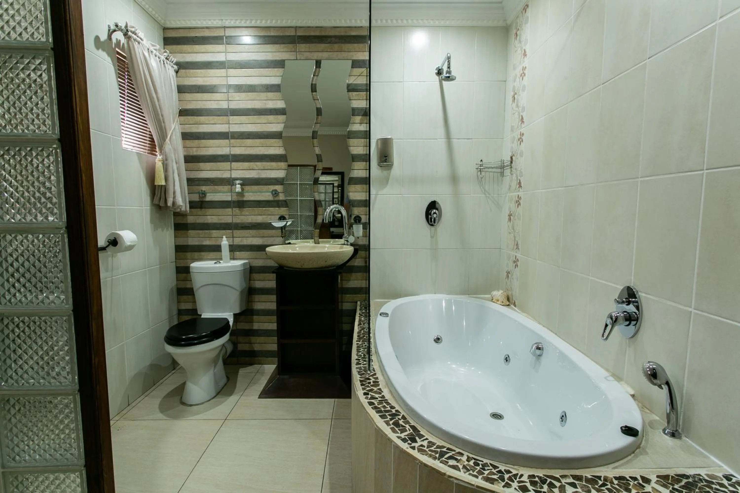 Royl Court Guesthouse